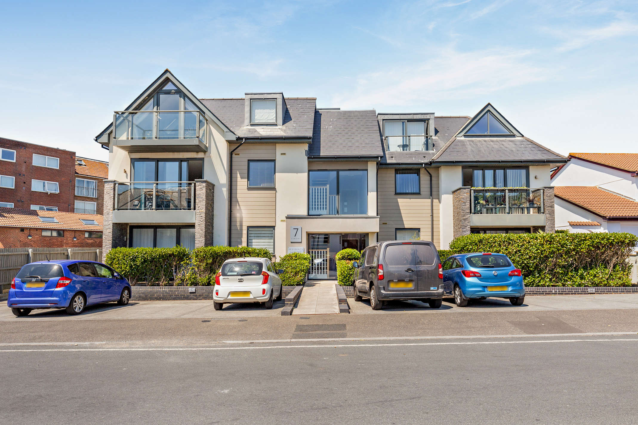Ocean View Beach Apartment with Balcony & Parking in Warren Edge Close 7 BH6 4AY - Property image 24 - VivreStays