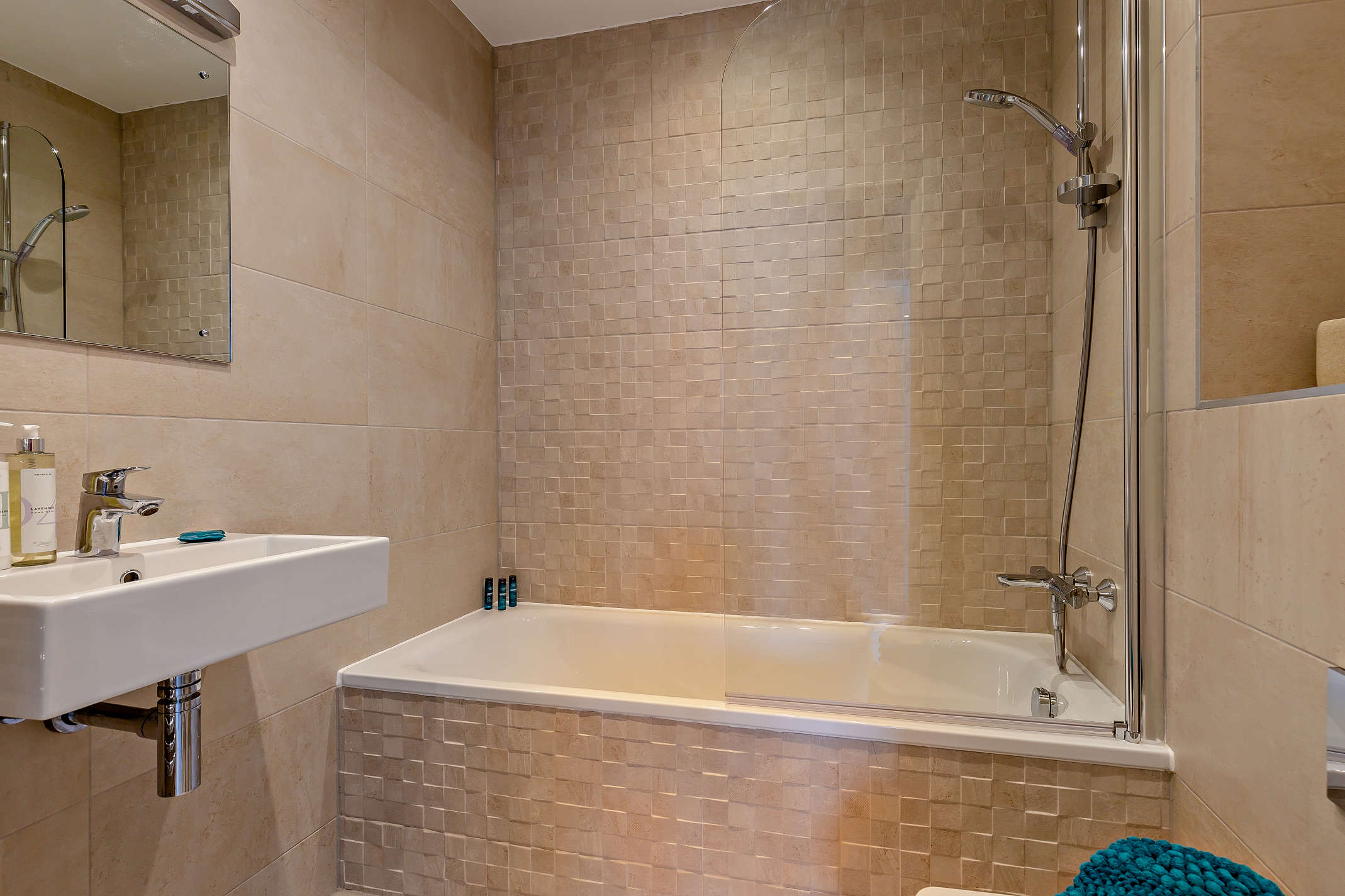 Ocean View Beach Apartment with Balcony & Parking in Warren Edge Close 7 BH6 4AY - Property image 10 - VivreStays