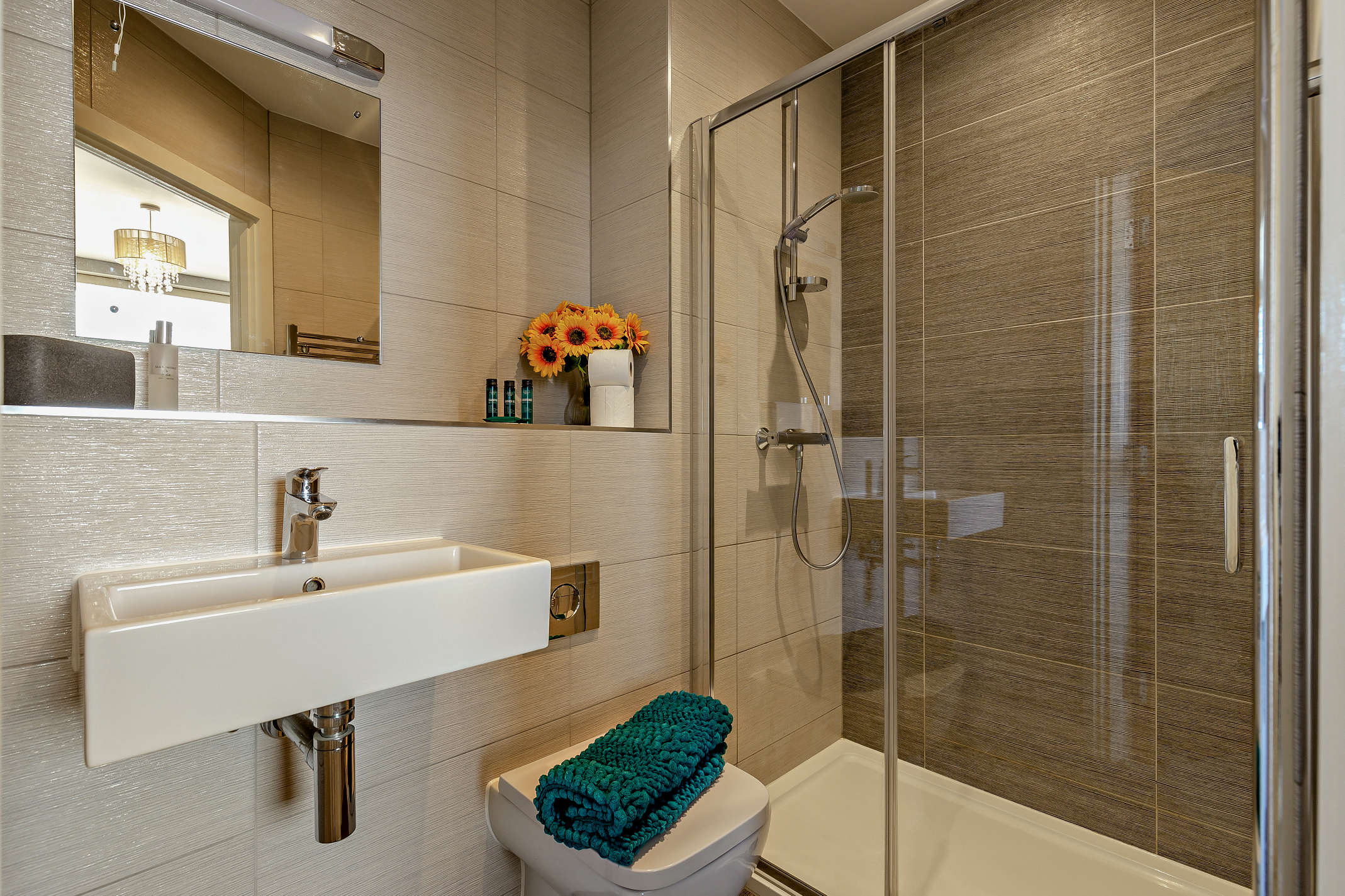 Ocean View Beach Apartment with Balcony & Parking in Warren Edge Close 7 BH6 4AY - Property image 9 - VivreStays