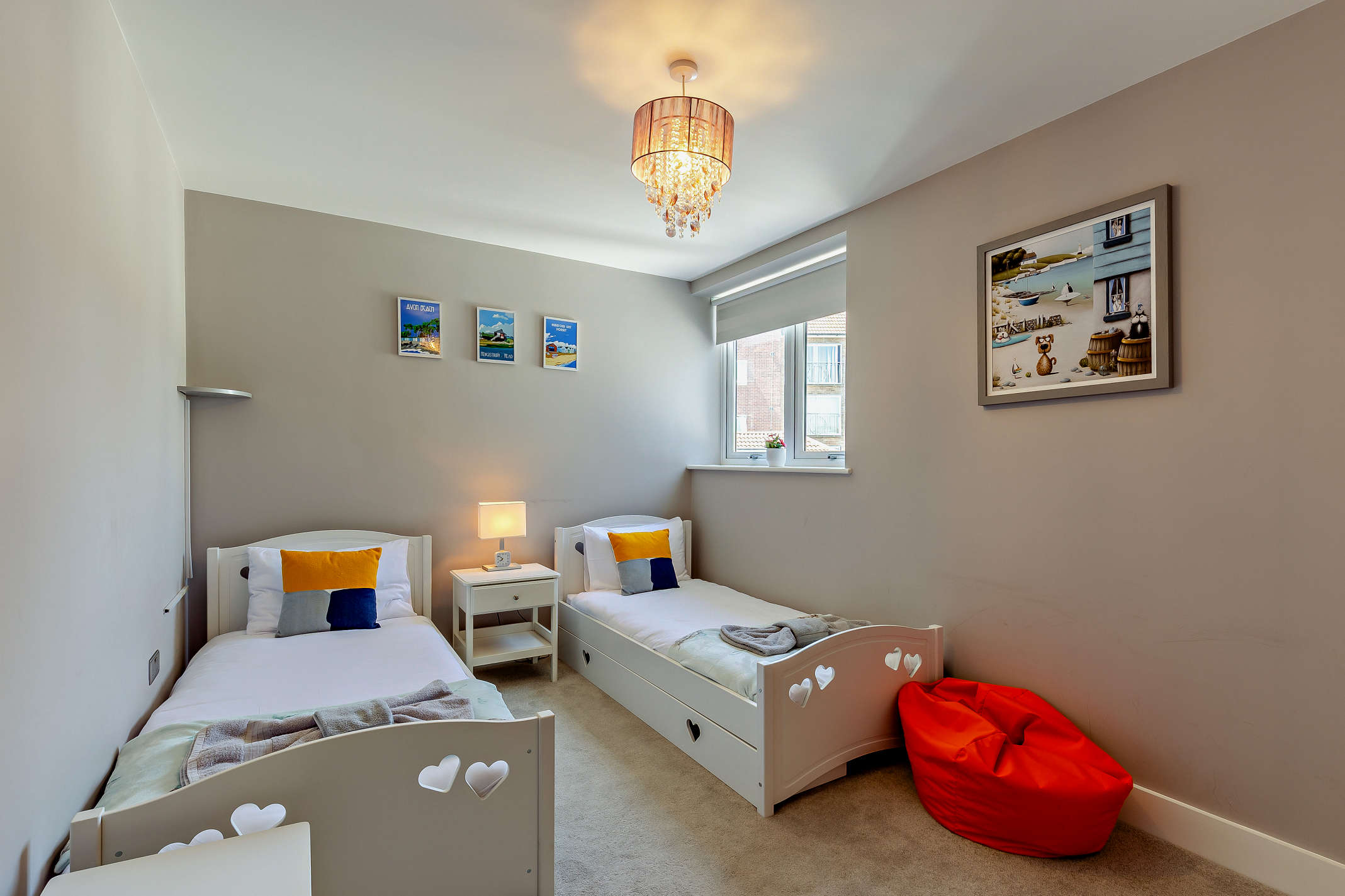 Ocean View Beach Apartment with Balcony & Parking in Warren Edge Close 7 BH6 4AY - Property image 7 - VivreStays