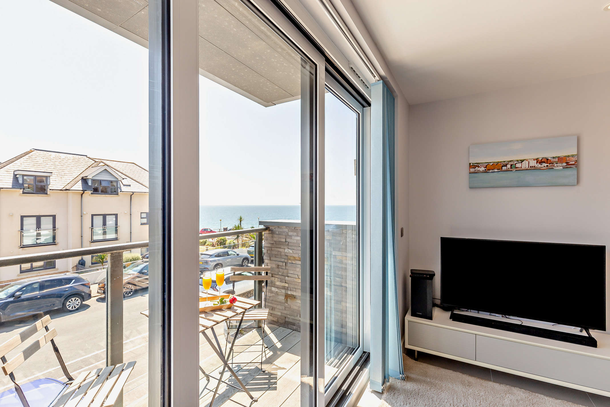 Ocean View Beach Apartment with Balcony & Parking in Warren Edge Close 7 BH6 4AY - Property image 18 - VivreStays