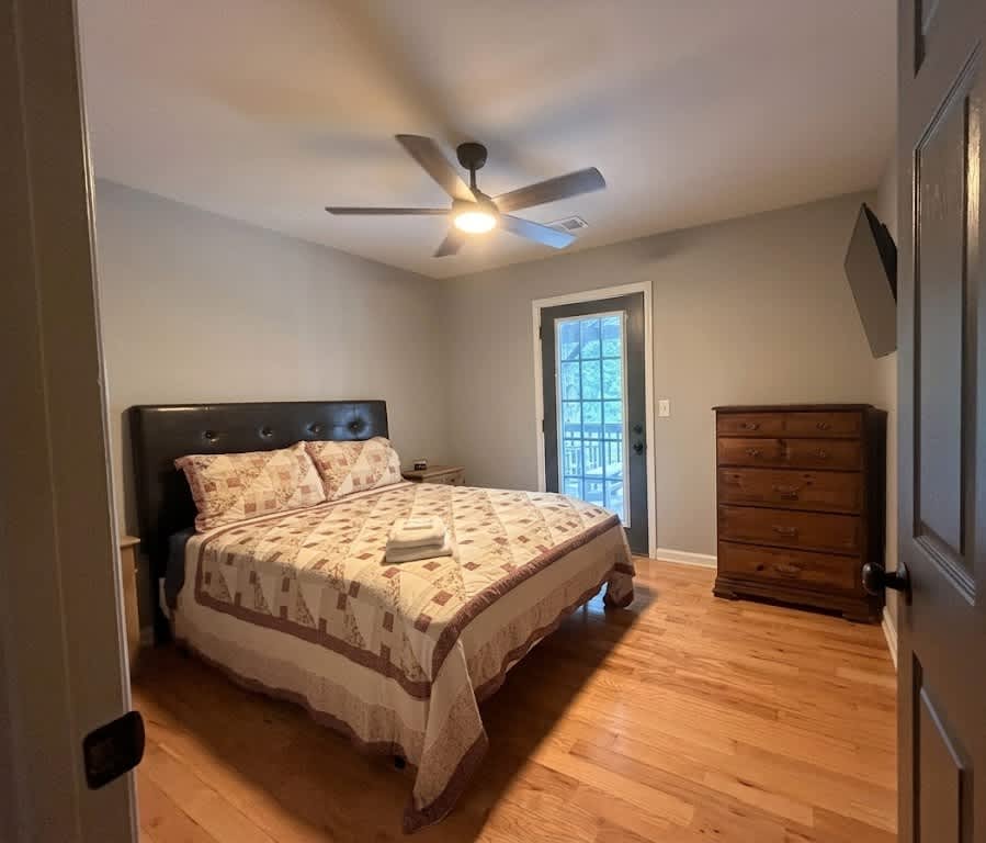 Bedroom 3 (Upstairs)