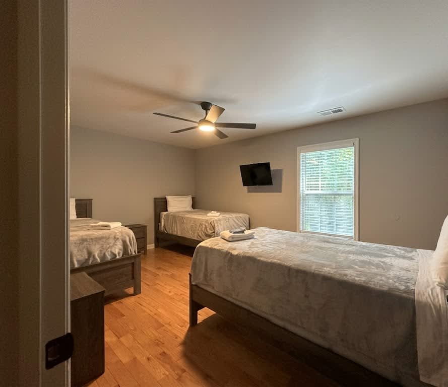 Bedroom 4 (Upstairs)