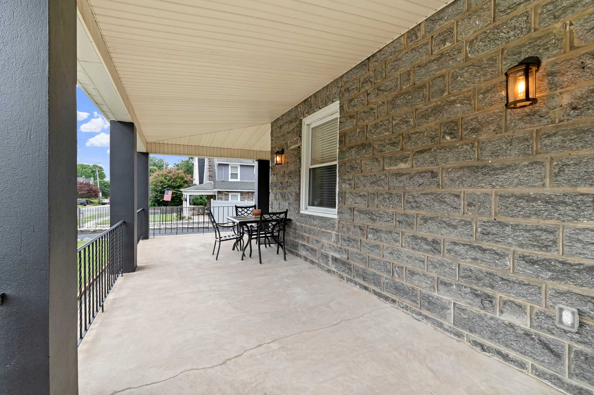 Brand New 1BDR Near Downtown Ardmore | Free Park