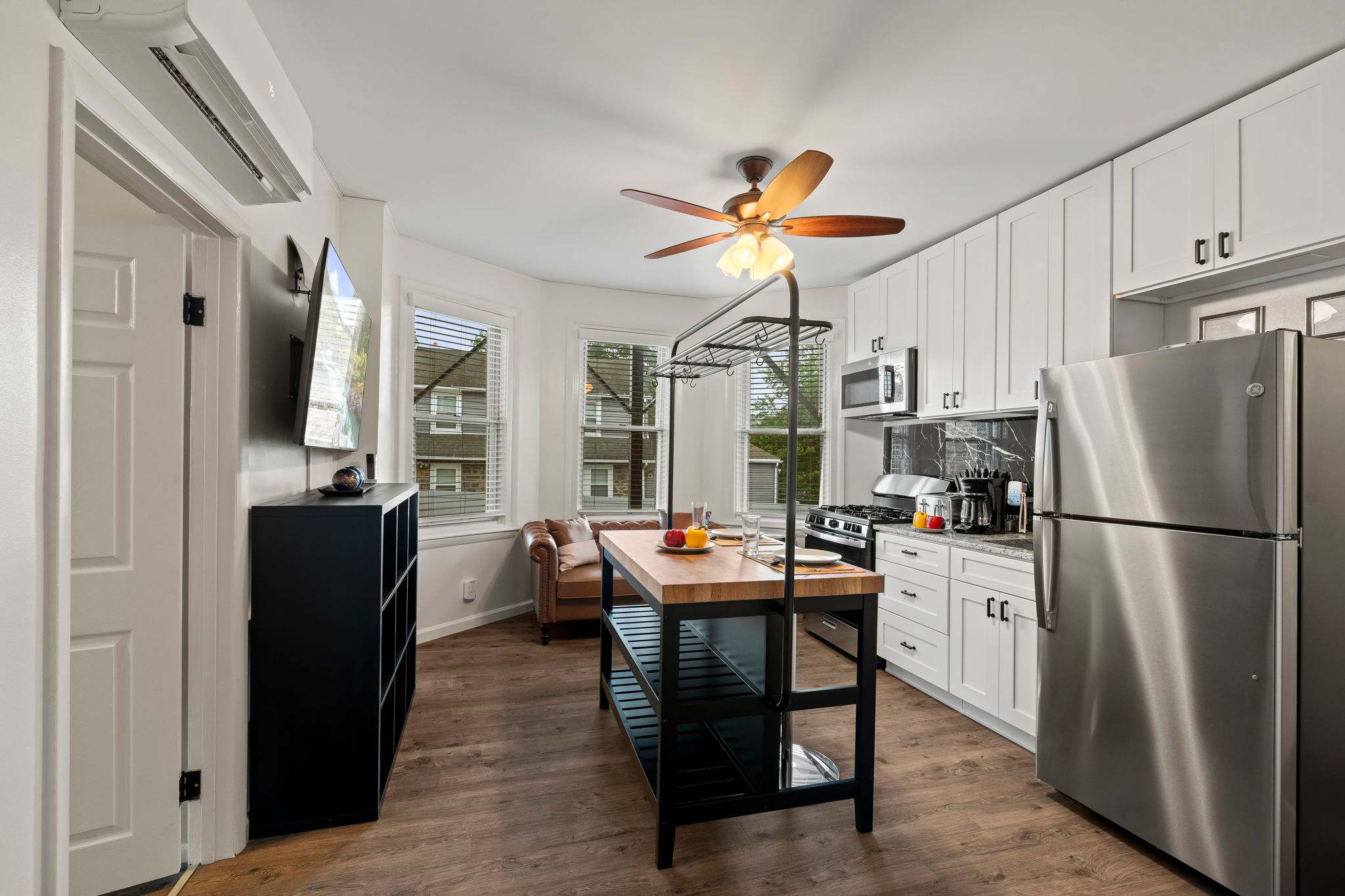 Brand New 1BDR Near Downtown Ardmore | Free Park