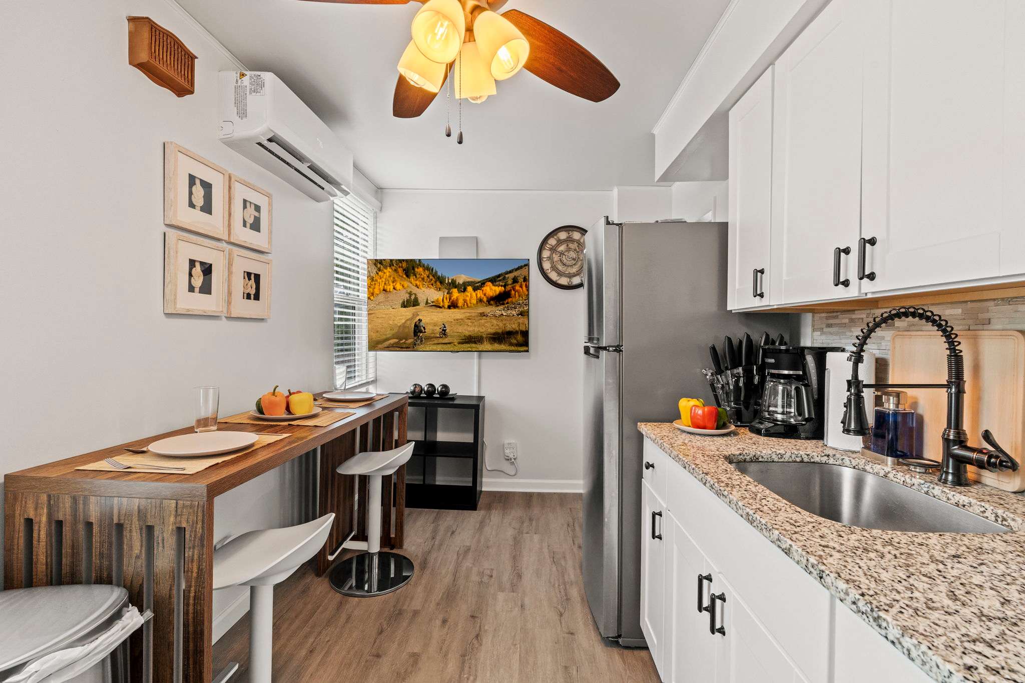 Brand New 1BDR | Downtown Ardmore | Courtyard | Parking
