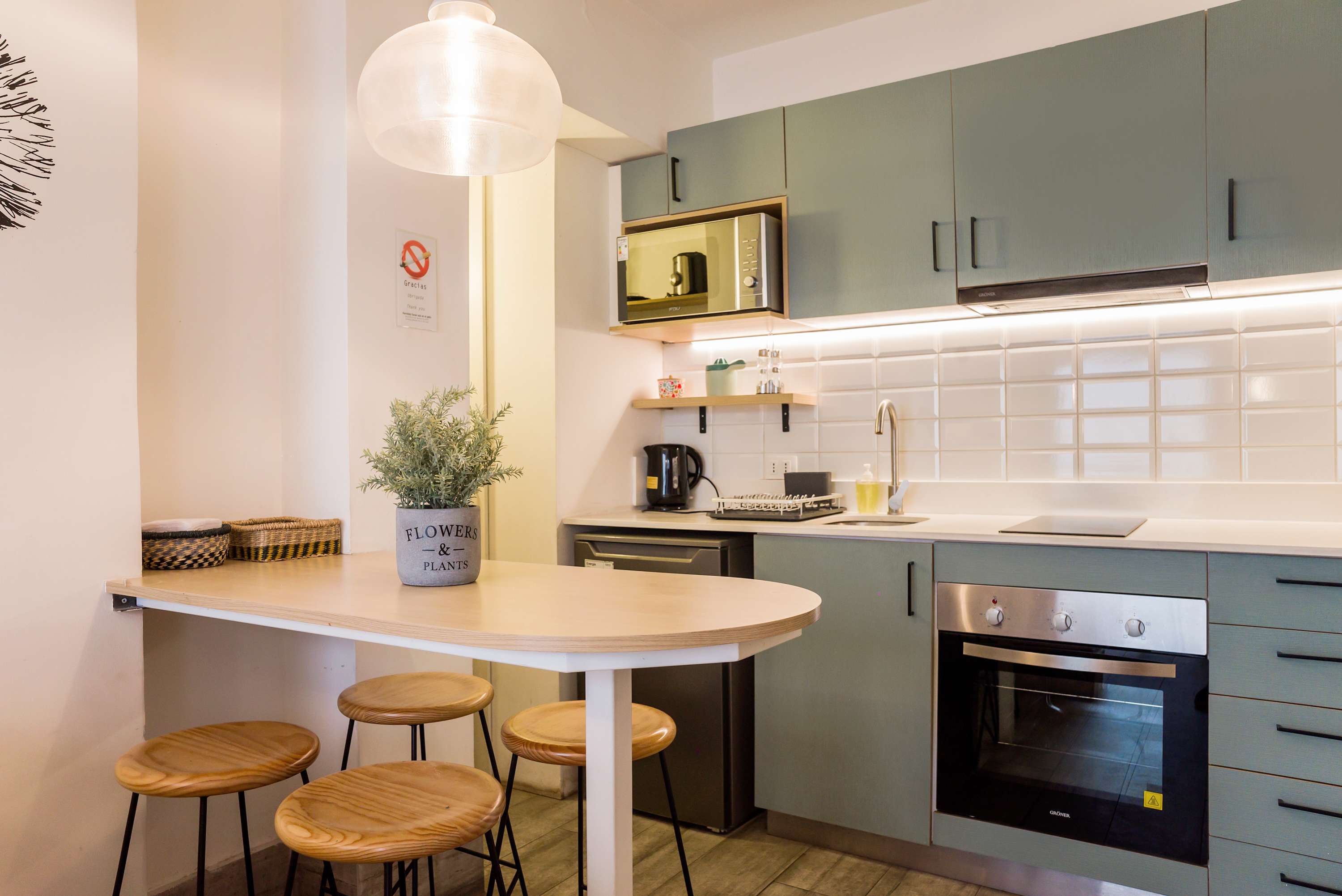 Cozy Studio Retreat in Providencia for 2
