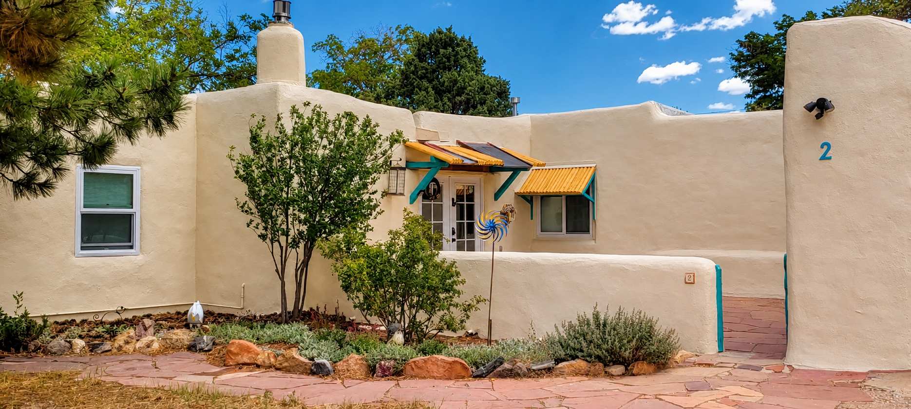The Birdhouse - Historic Adobe Architecture - Taos, NM