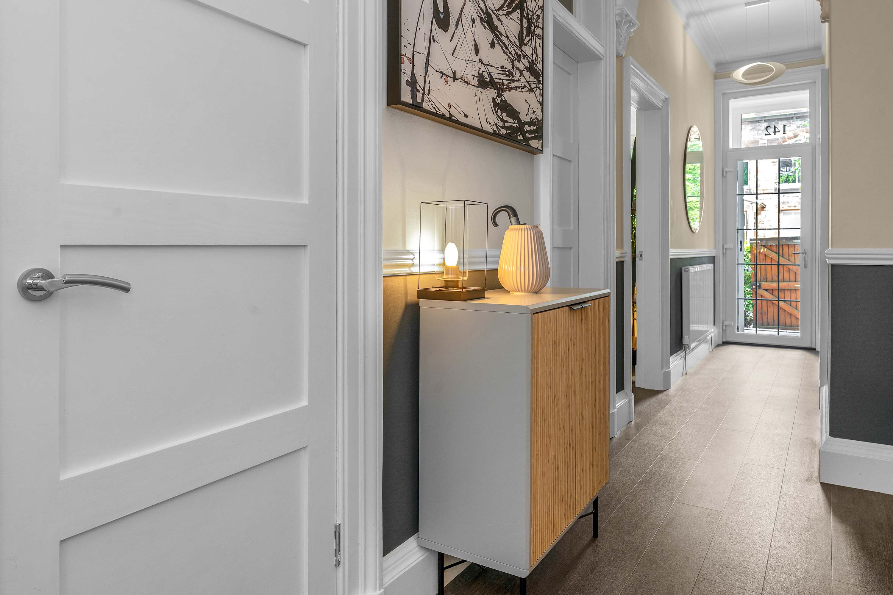 Private Patio & BBQ Walk to Tram Heart of Edinburgh City Centre in McDonald Road 142 EH7 4NL - Property image 18 - VivreStays