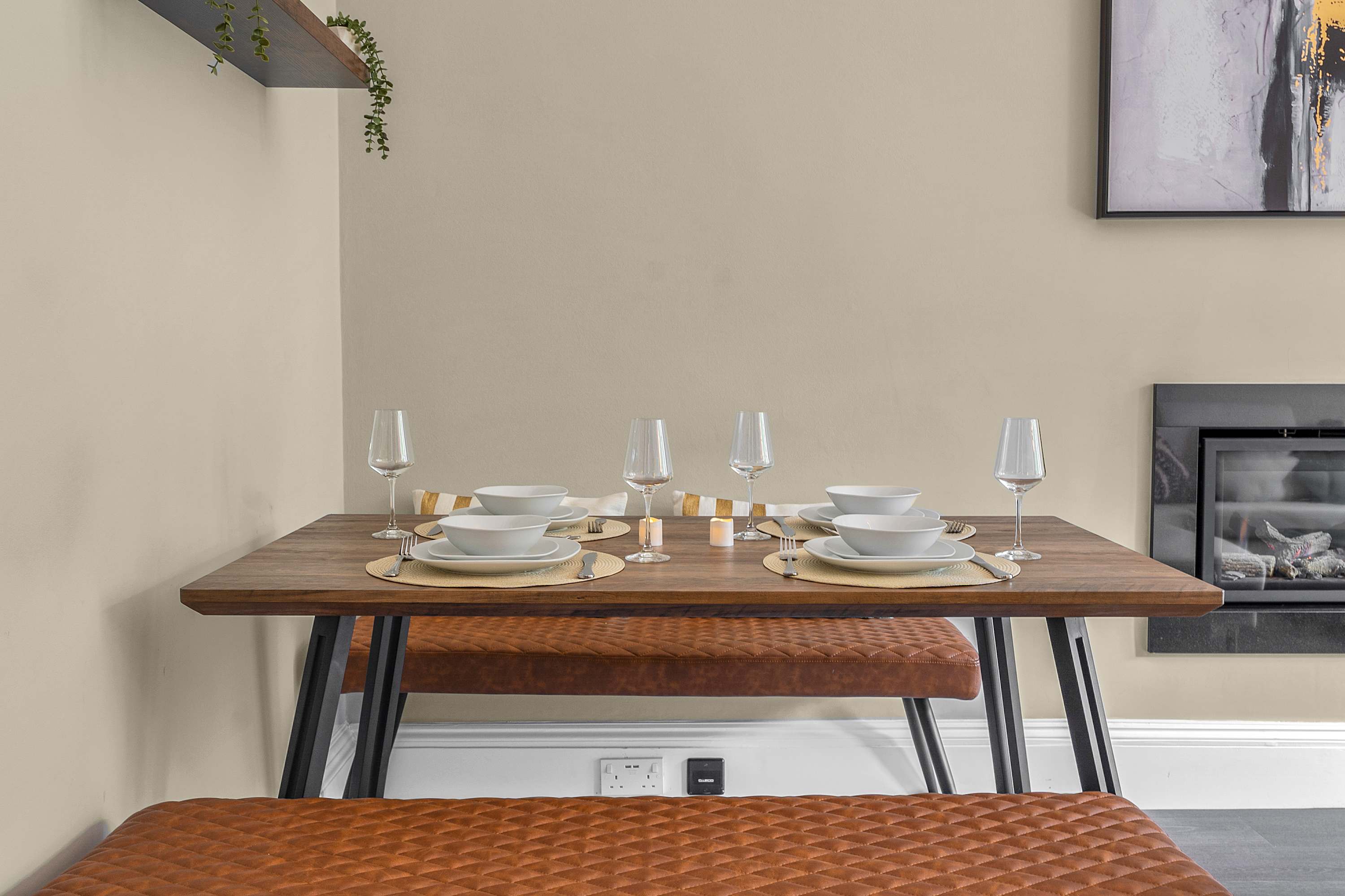 Private Patio & BBQ Walk to Tram Heart of Edinburgh City Centre in McDonald Road 142 EH7 4NL - Property image 20 - VivreStays