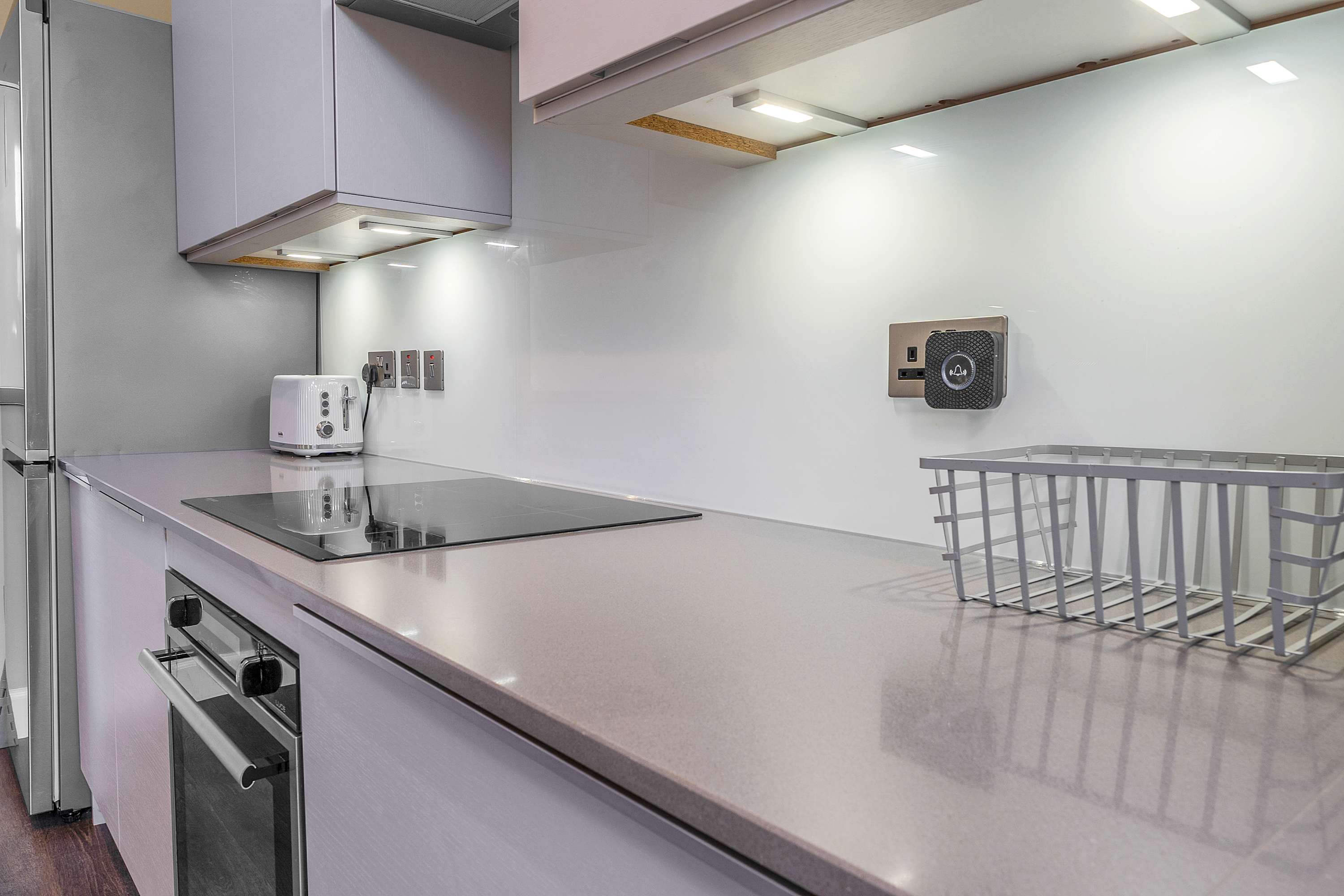 Private Patio & BBQ Walk to Tram Heart of Edinburgh City Centre in McDonald Road 142 EH7 4NL - Property image 17 - VivreStays