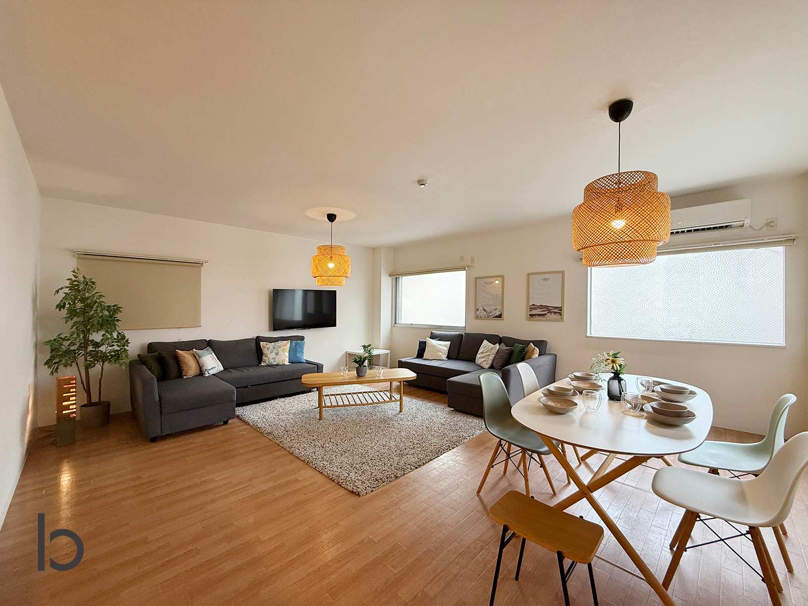 Large Apt max 16 ppl near Peace Park 31