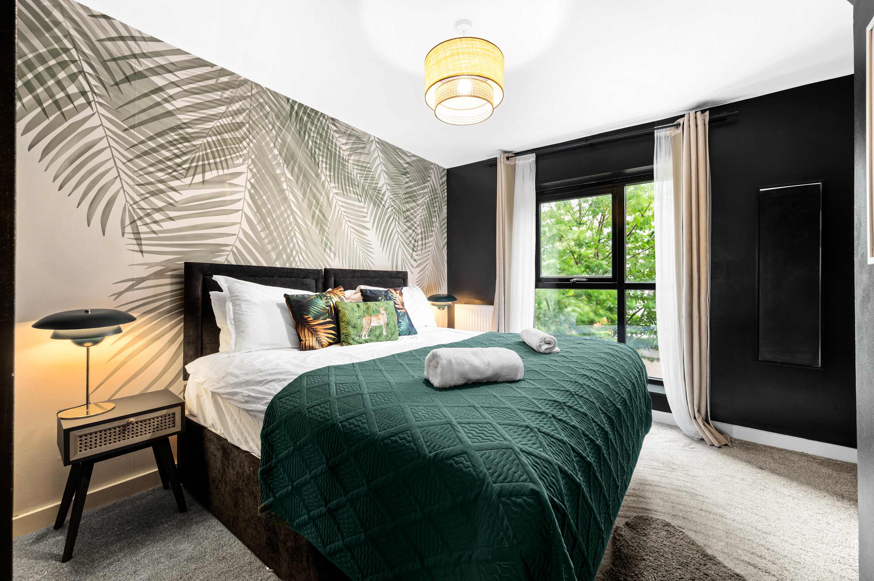 Salford Quays Luxury Safari Retreat – Free Parking in Cooke Place 21 M5 3LJ - Property image 21 - VivreStays