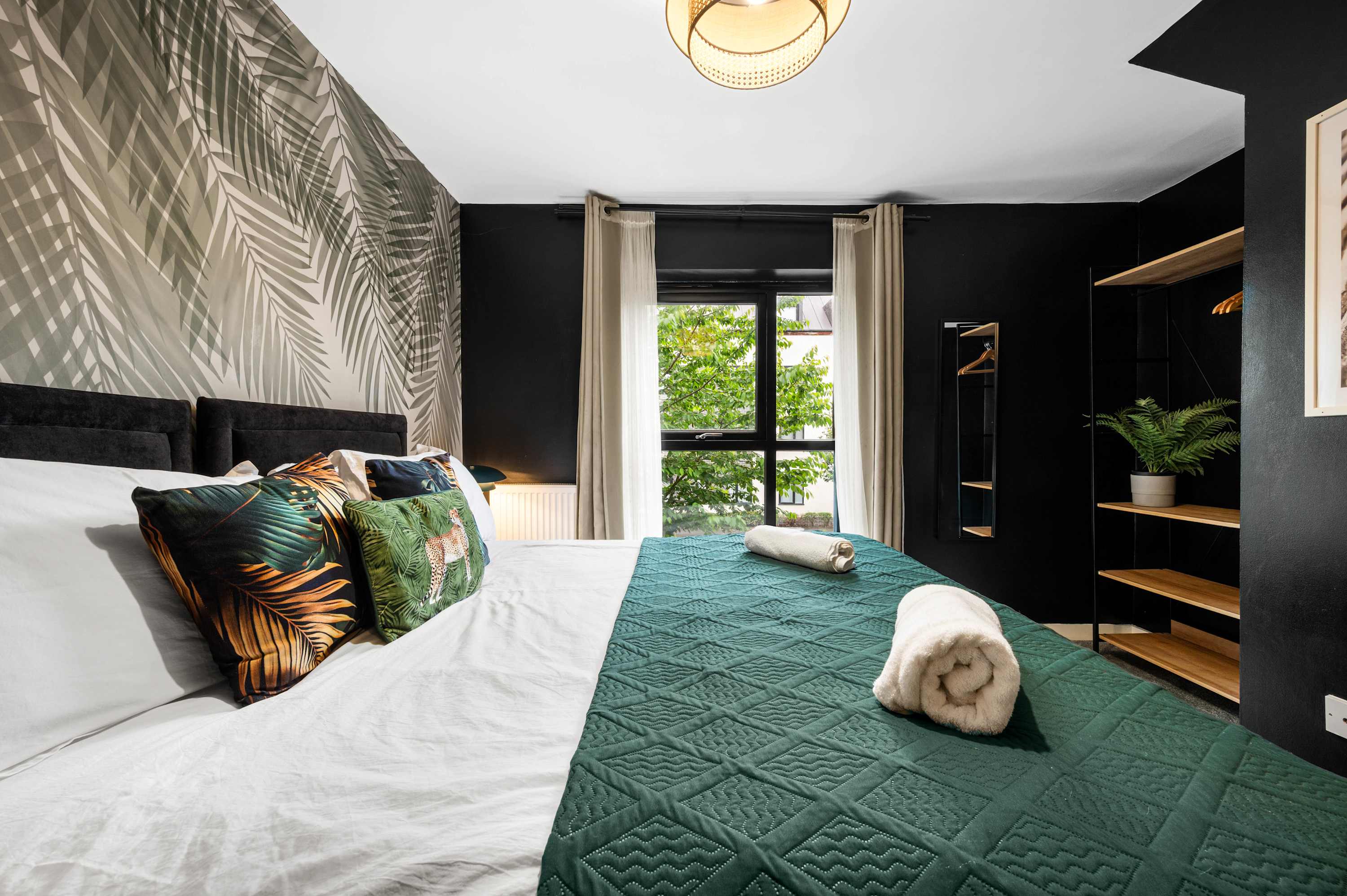 Salford Quays Luxury Safari Retreat – Free Parking in Cooke Place 21 M5 3LJ - Property image 20 - VivreStays