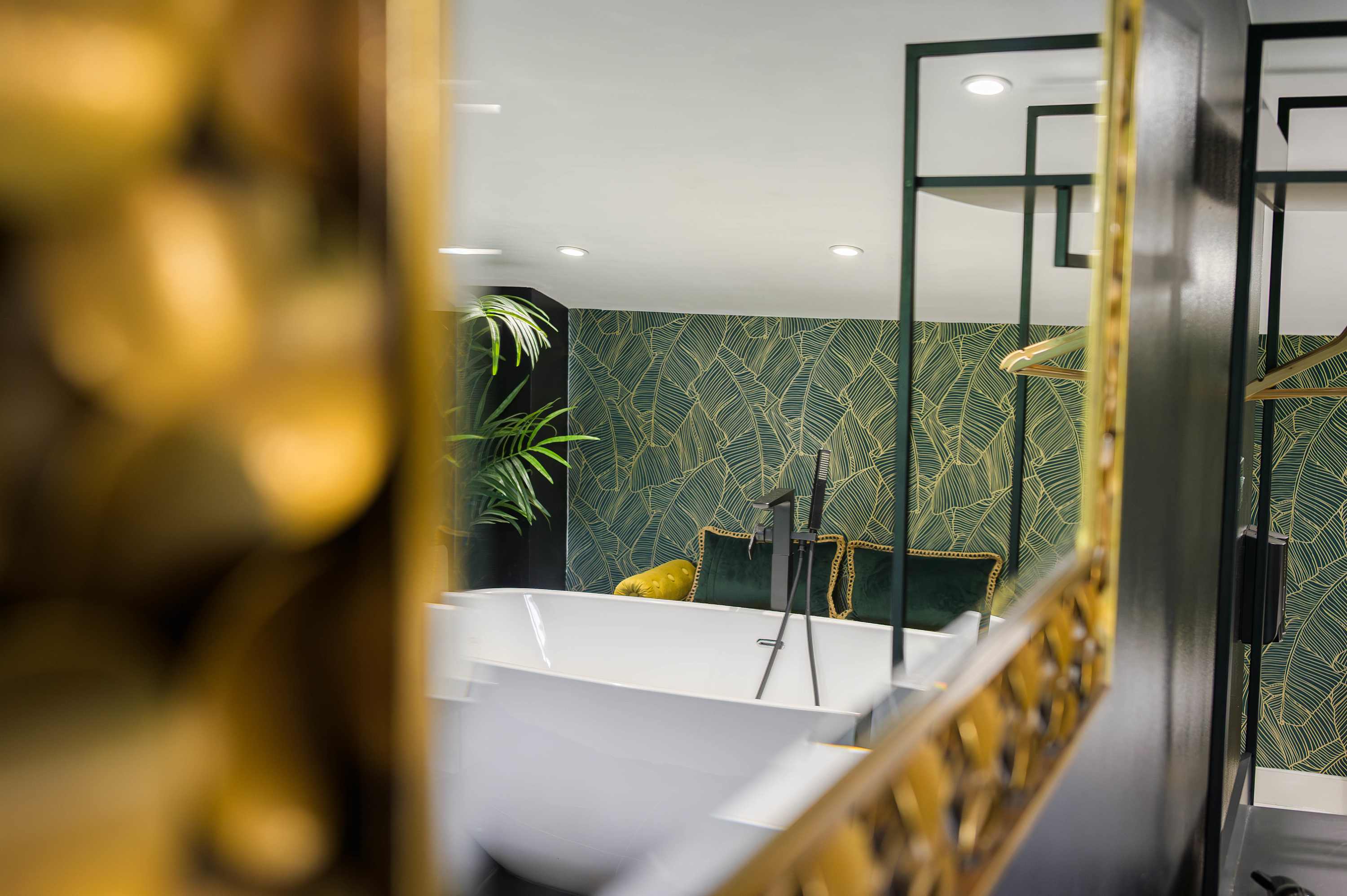 Salford Quays Luxury Safari Retreat – Free Parking in Cooke Place 21 M5 3LJ - Property image 48 - VivreStays
