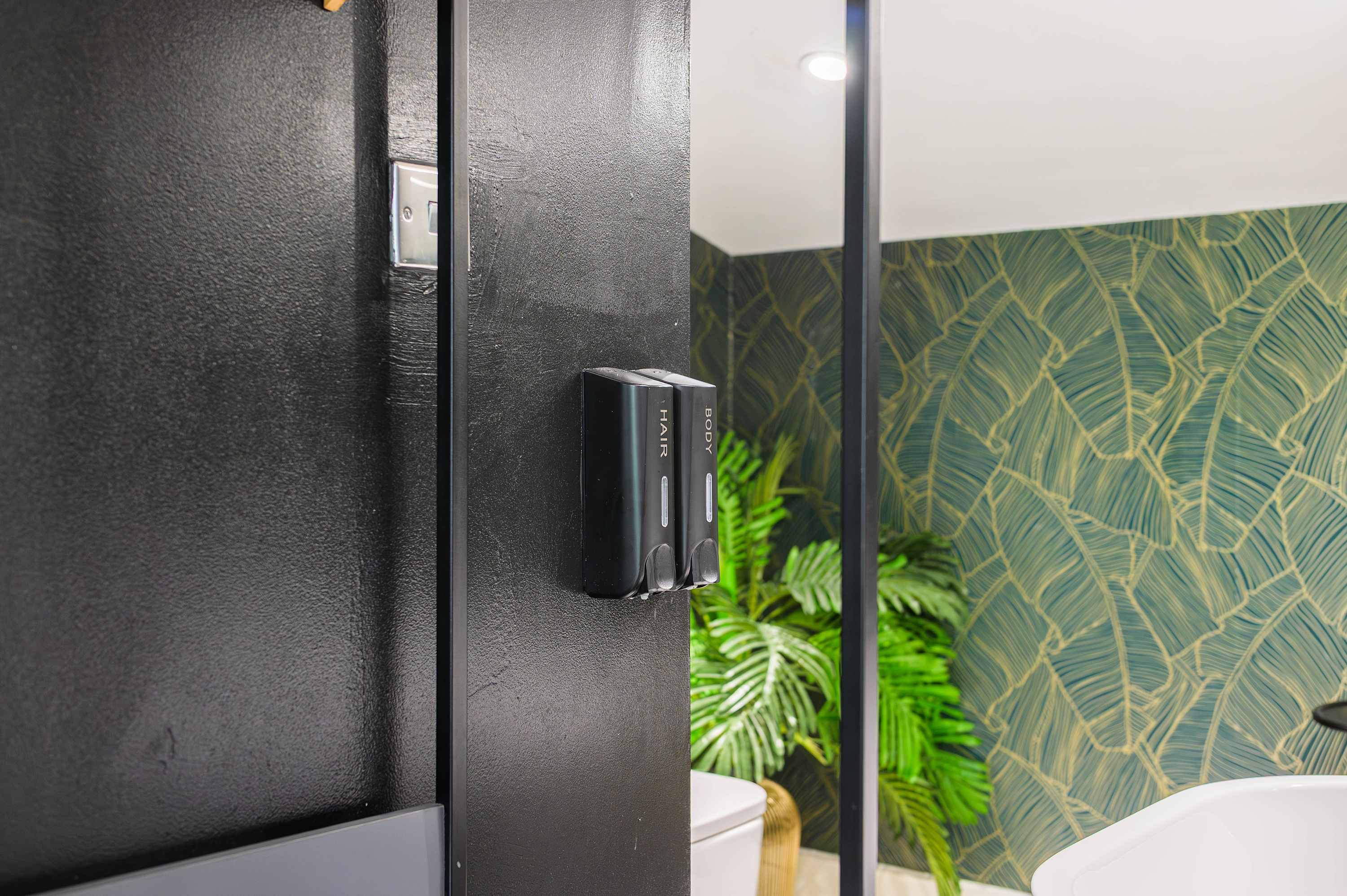 Salford Quays Luxury Safari Retreat – Free Parking in Cooke Place 21 M5 3LJ - Property image 13 - VivreStays