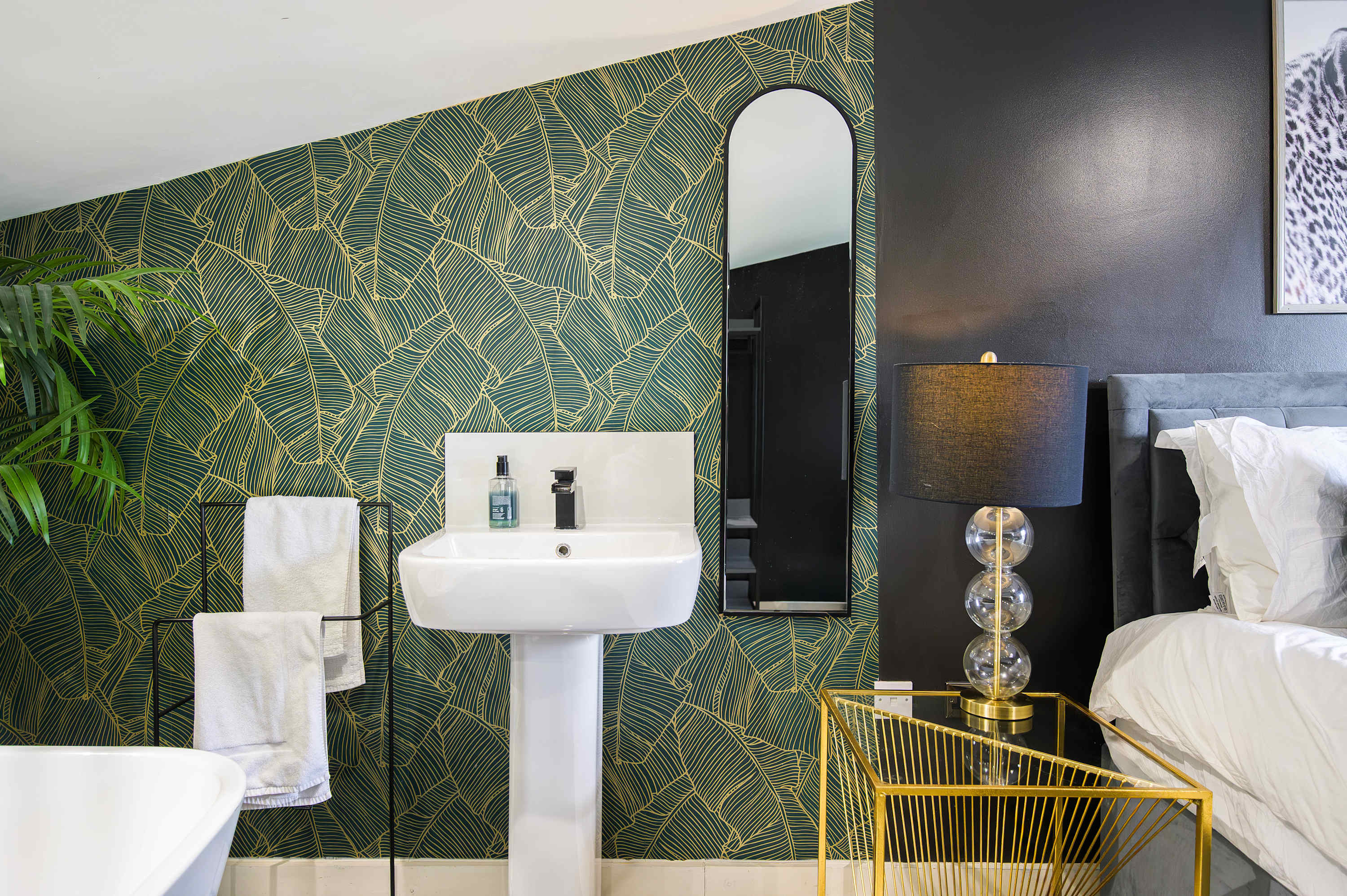 Salford Quays Luxury Safari Retreat – Free Parking in Cooke Place 21 M5 3LJ - Property image 51 - VivreStays