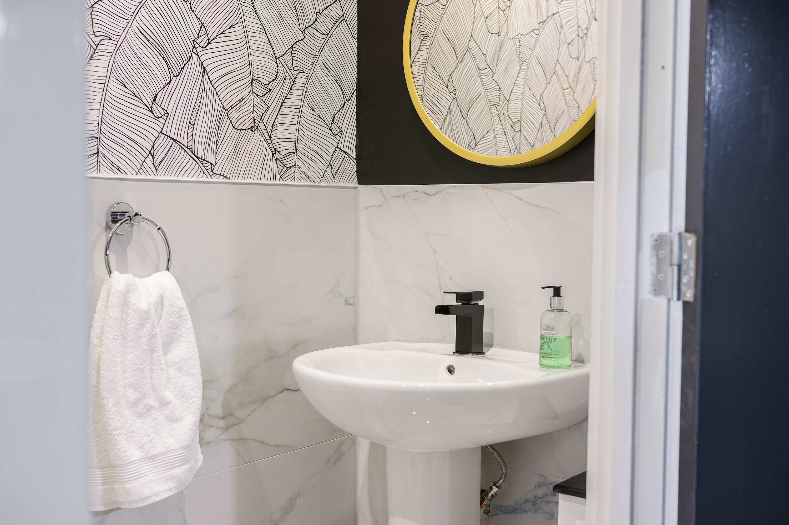 Salford Quays Luxury Safari Retreat – Free Parking in Cooke Place 21 M5 3LJ - Property image 56 - VivreStays