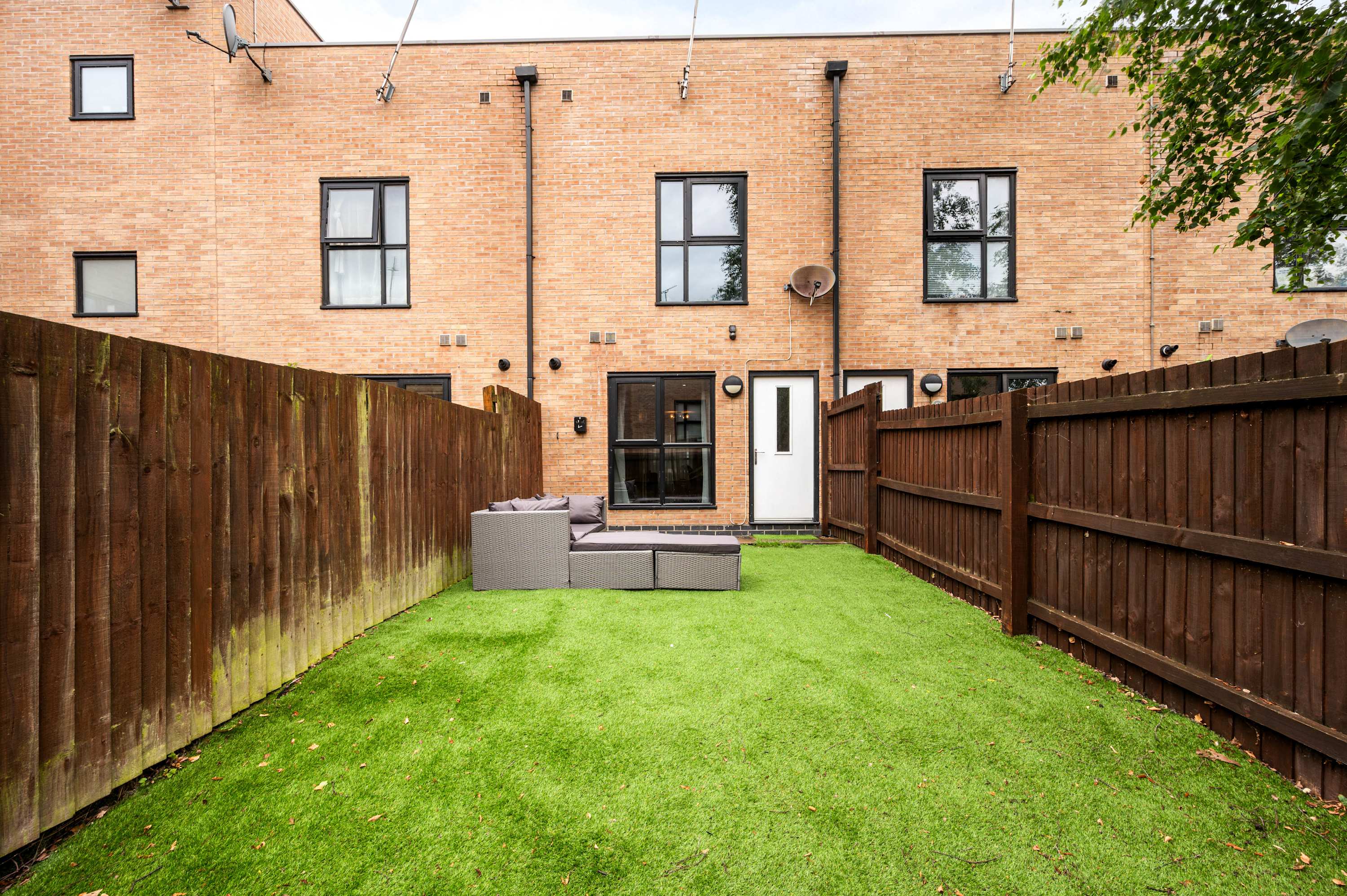 Salford Quays Luxury Safari Retreat – Free Parking in Cooke Place 21 M5 3LJ - Property image 55 - VivreStays