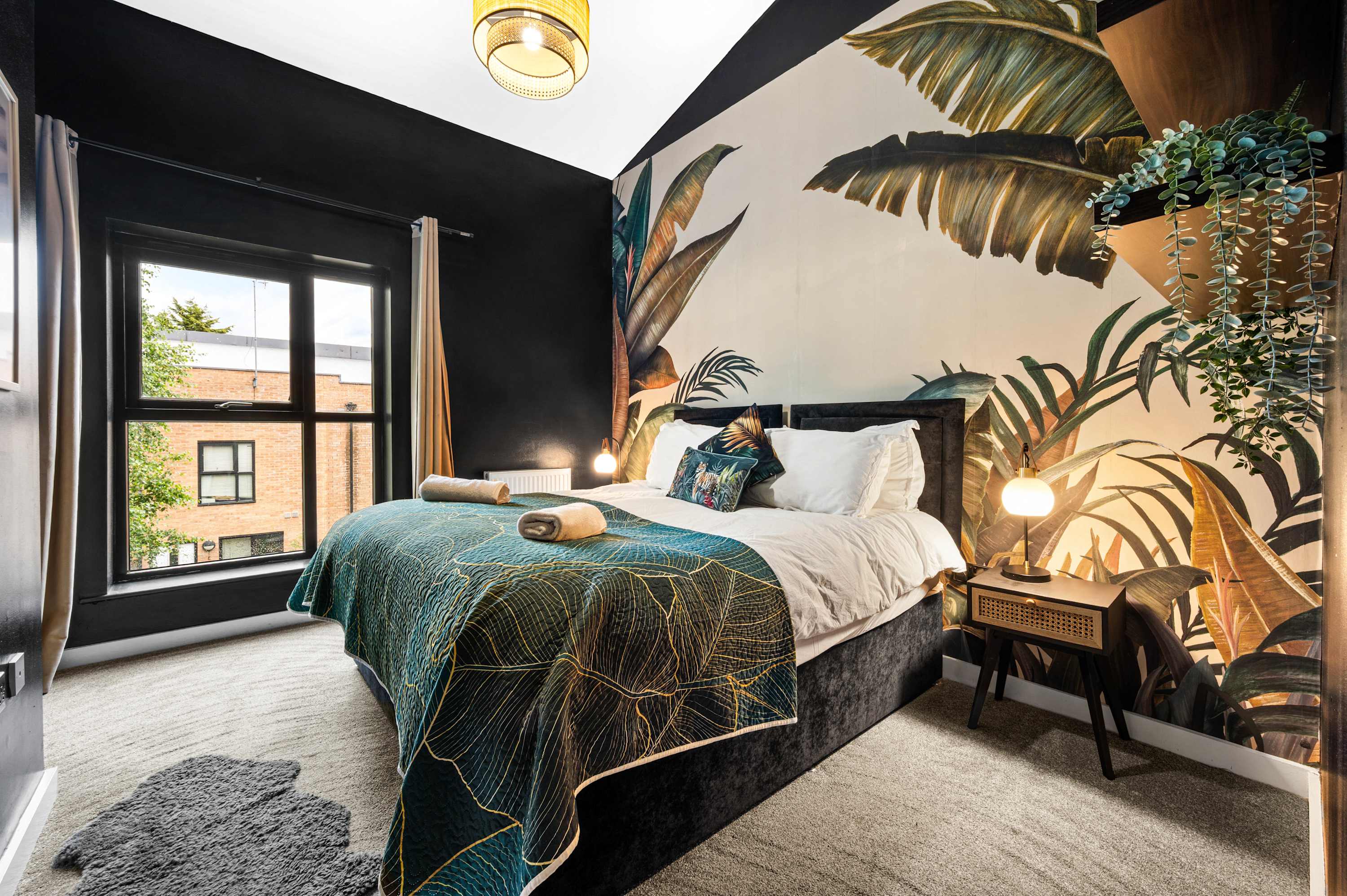 Salford Quays Luxury Safari Retreat – Free Parking in Cooke Place 21 M5 3LJ - Property image 7 - VivreStays