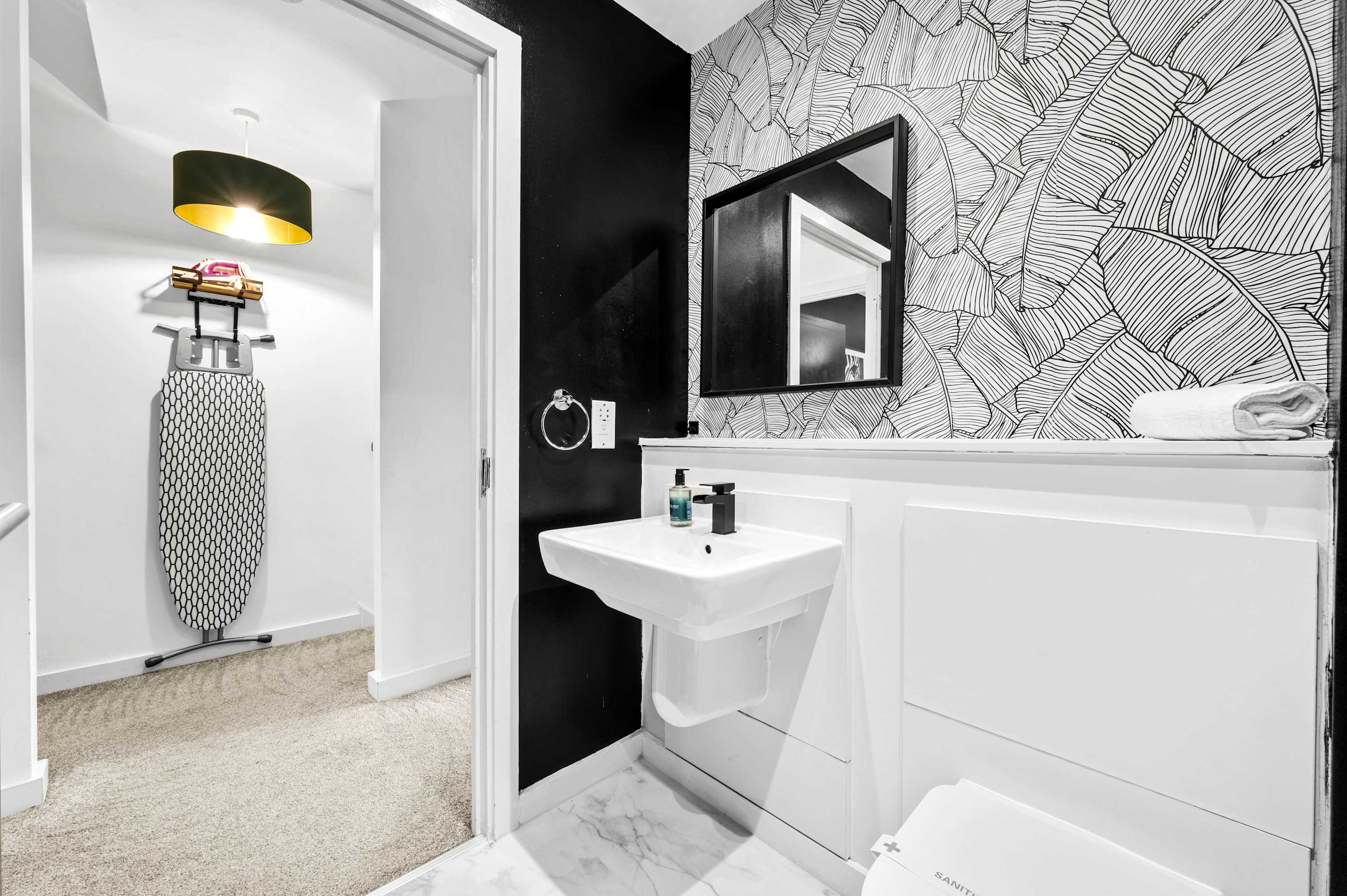 Salford Quays Luxury Safari Retreat – Free Parking in Cooke Place 21 M5 3LJ - Property image 11 - VivreStays