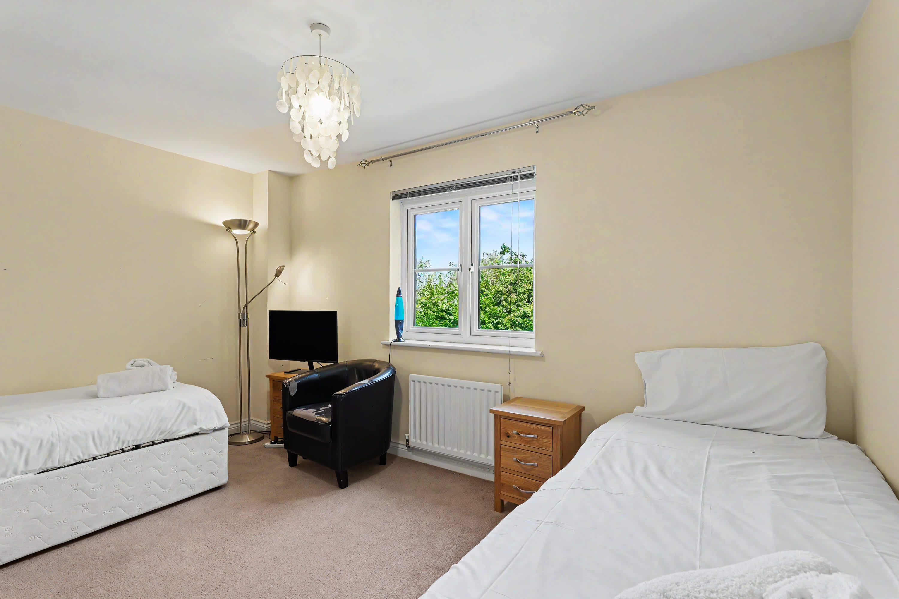 3 Bedroom Family Home in Peaceful Neighbourhood in Hawthorn Avenue 59 G72 7AE - Property image 16 - VivreStays