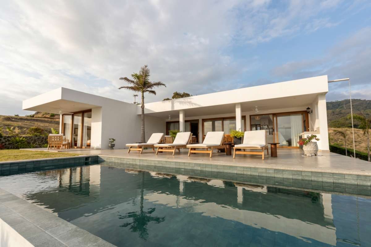 Beachfront | Private Pool | Whale Watching| BBQ