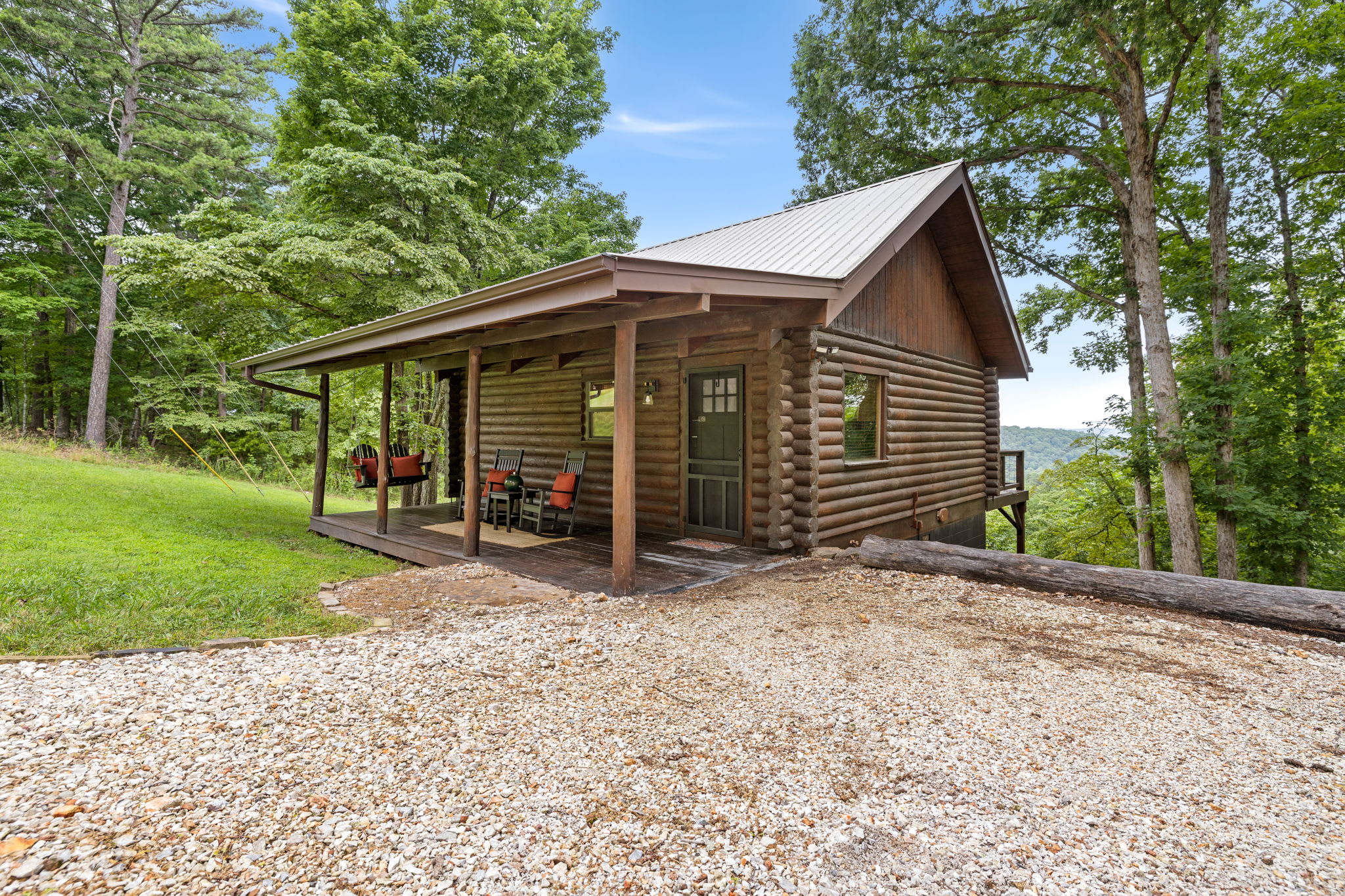 Whiskey Den-Serene&Natural Cabin-7 mi to Downtown