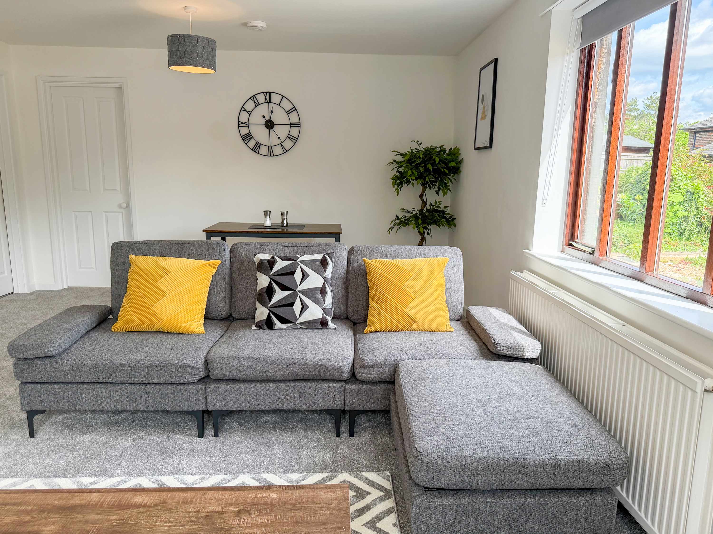 View Millbrook House Apartments 6 - One bedroom ground floor apartment next to Milton Park in High Street OX14 4EL Millbrook House Apartments 6 - One bedroom ground floor apartment next to Milton Park in High Street OX14 4EL - Property image 6 - VivreStays