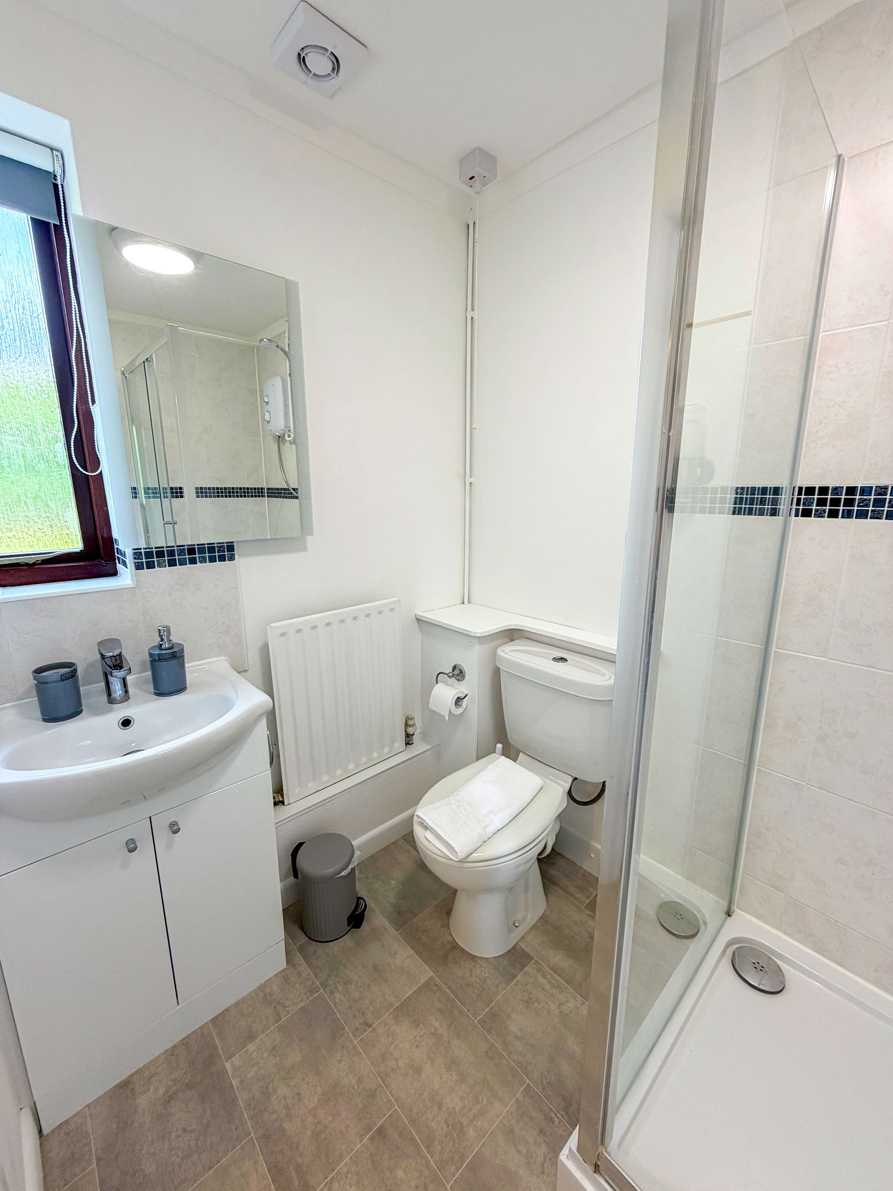View Millbrook House Apartments 6 - One bedroom ground floor apartment next to Milton Park in High Street OX14 4EL Millbrook House Apartments 6 - One bedroom ground floor apartment next to Milton Park in High Street OX14 4EL - Property image 15 - VivreStays