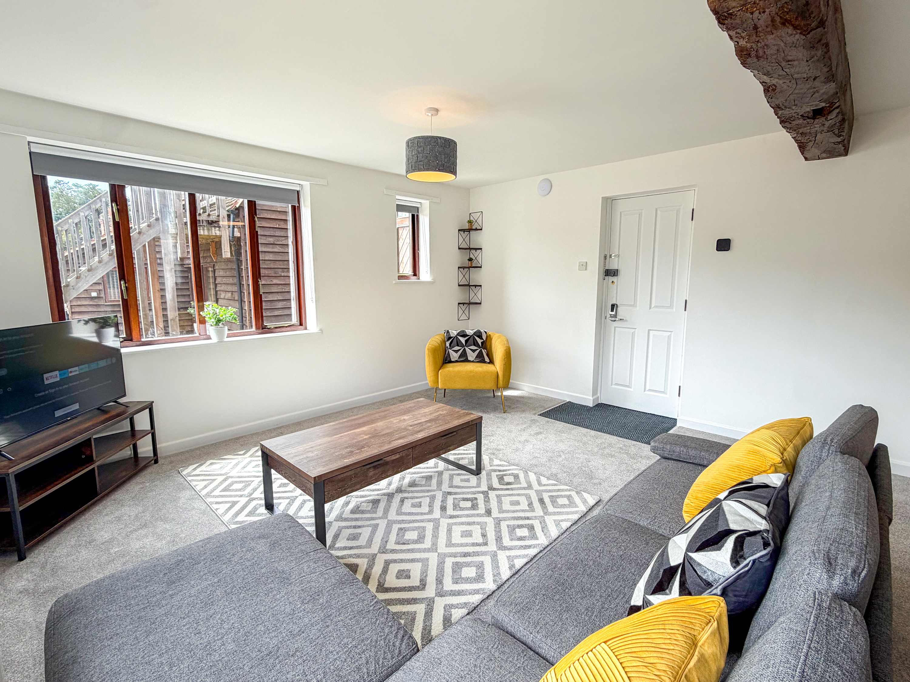 View Millbrook House Apartments 6 - One bedroom ground floor apartment next to Milton Park in High Street OX14 4EL Millbrook House Apartments 6 - One bedroom ground floor apartment next to Milton Park in High Street OX14 4EL - Property image 8 - VivreStays