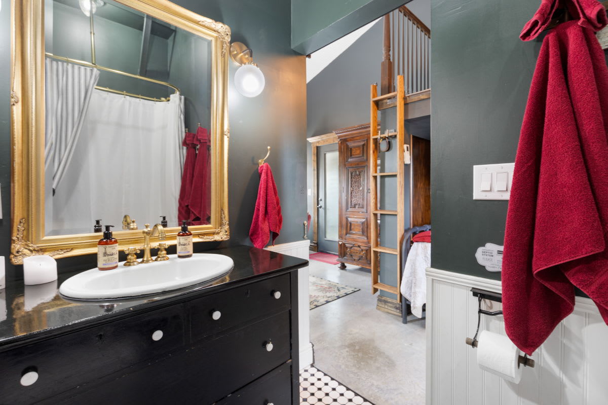 The Stargazer Cabin - A Boutique Hill Country Retreat | Photo 16