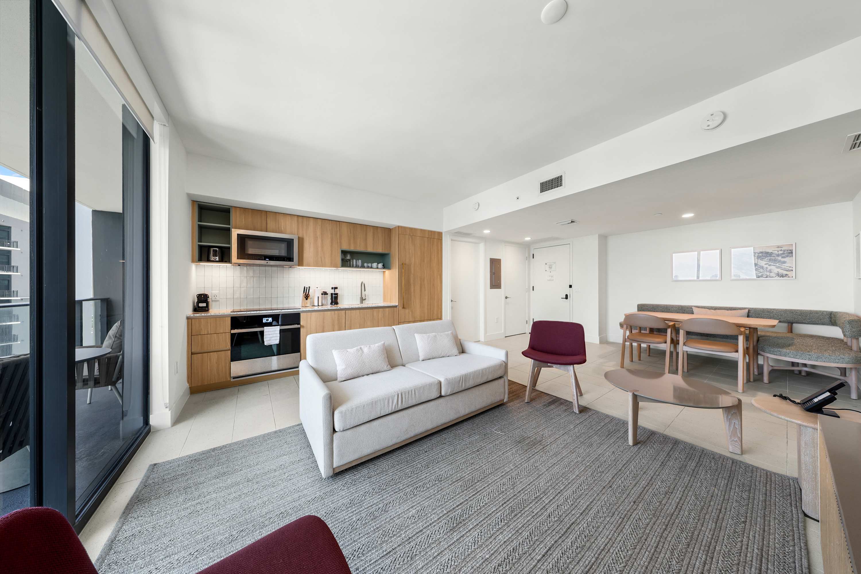 Lux 2BR Downtown - Gym Access - RoofPool