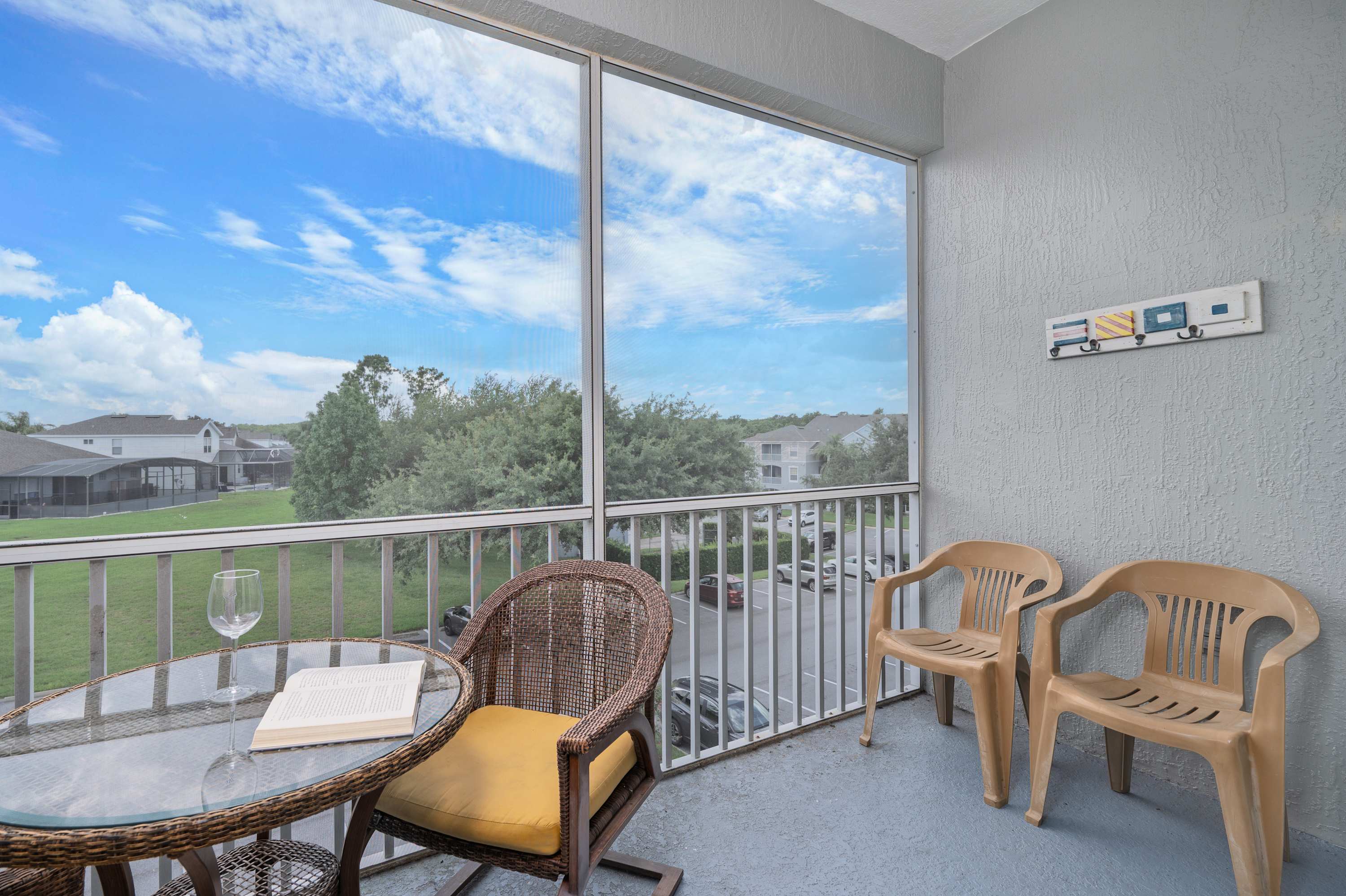 3BR Condo Min. to Disney! Free Resort Pool & Gym