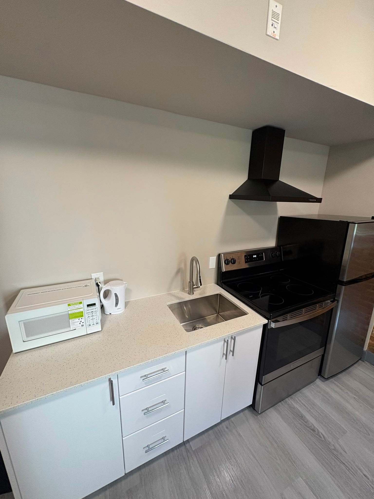 #38.6 St. Catharine's 1-bedroom Hotel-Apartment