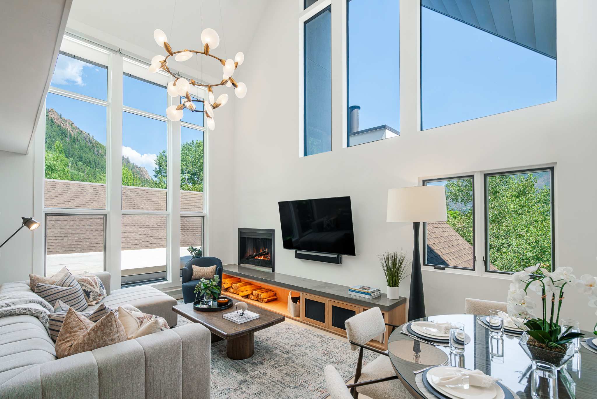 Ski-in/Out 3BR w Central AC, Views, Pool & Hot Tub