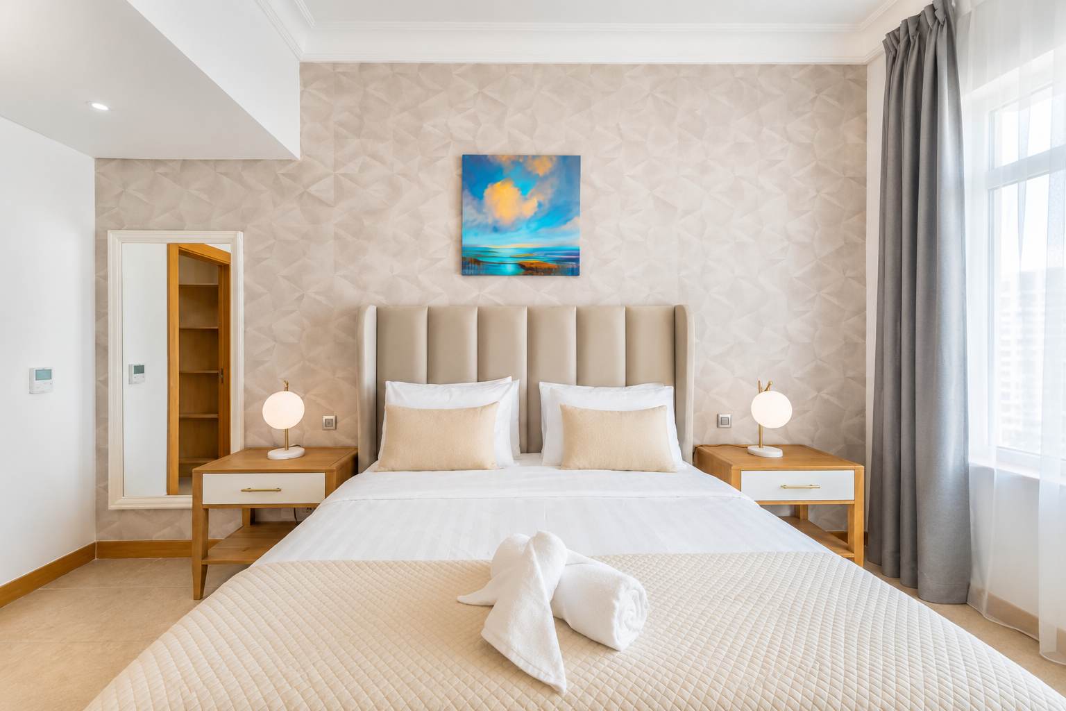 Luxury Dubai Apartment with Pool & Gym - Image 15
