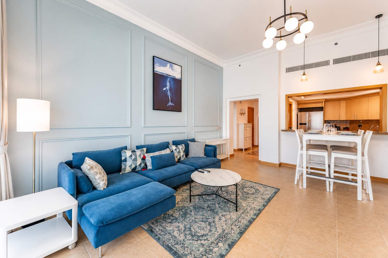 Luxury Dubai Apartment with Pool & Gym - Image 2