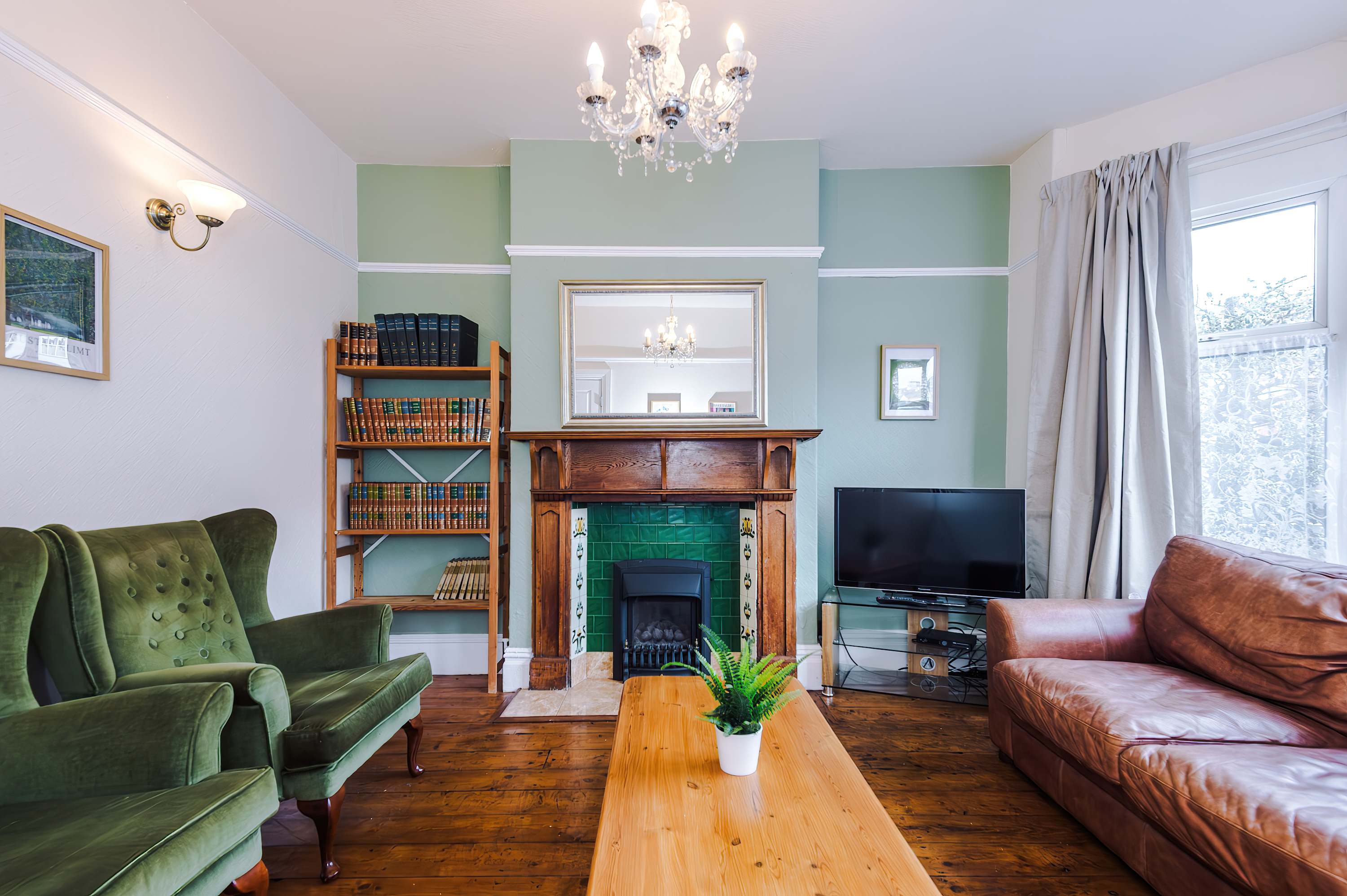 View Spacious 4BR Home | Sleeps Groups | Free On-Street Parking | Chester Spacious 4BR Home | Sleeps Groups | Free On-Street Parking | Chester serviced apartment - Chester - VivreStays