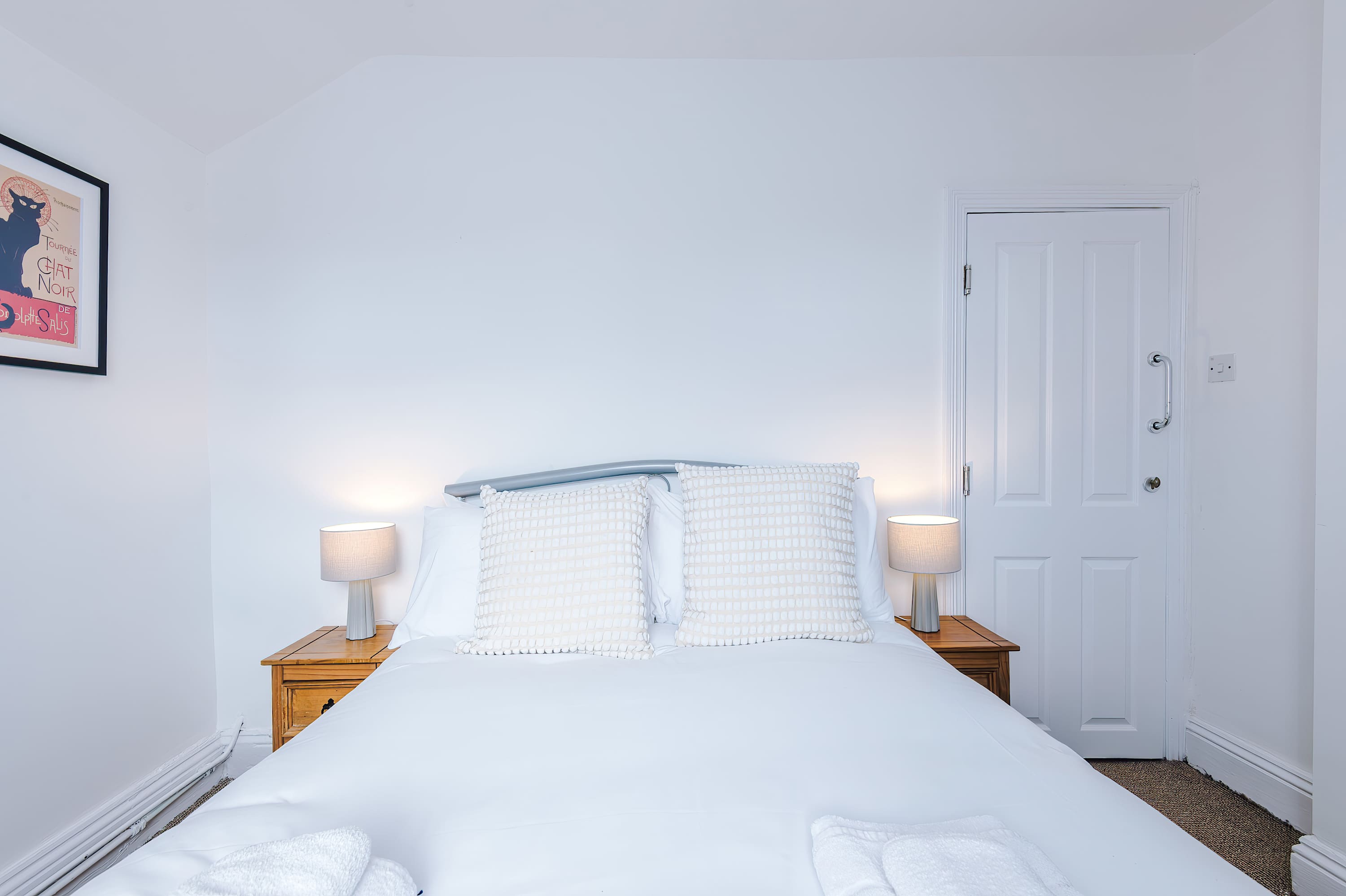 View Spacious 4BR Home | Sleeps Groups | Free On-Street Parking | Chester in Grange Road 19 CH2 2AW Spacious 4BR Home | Sleeps Groups | Free On-Street Parking | Chester in Grange Road 19 CH2 2AW - Property image 25 - VivreStays