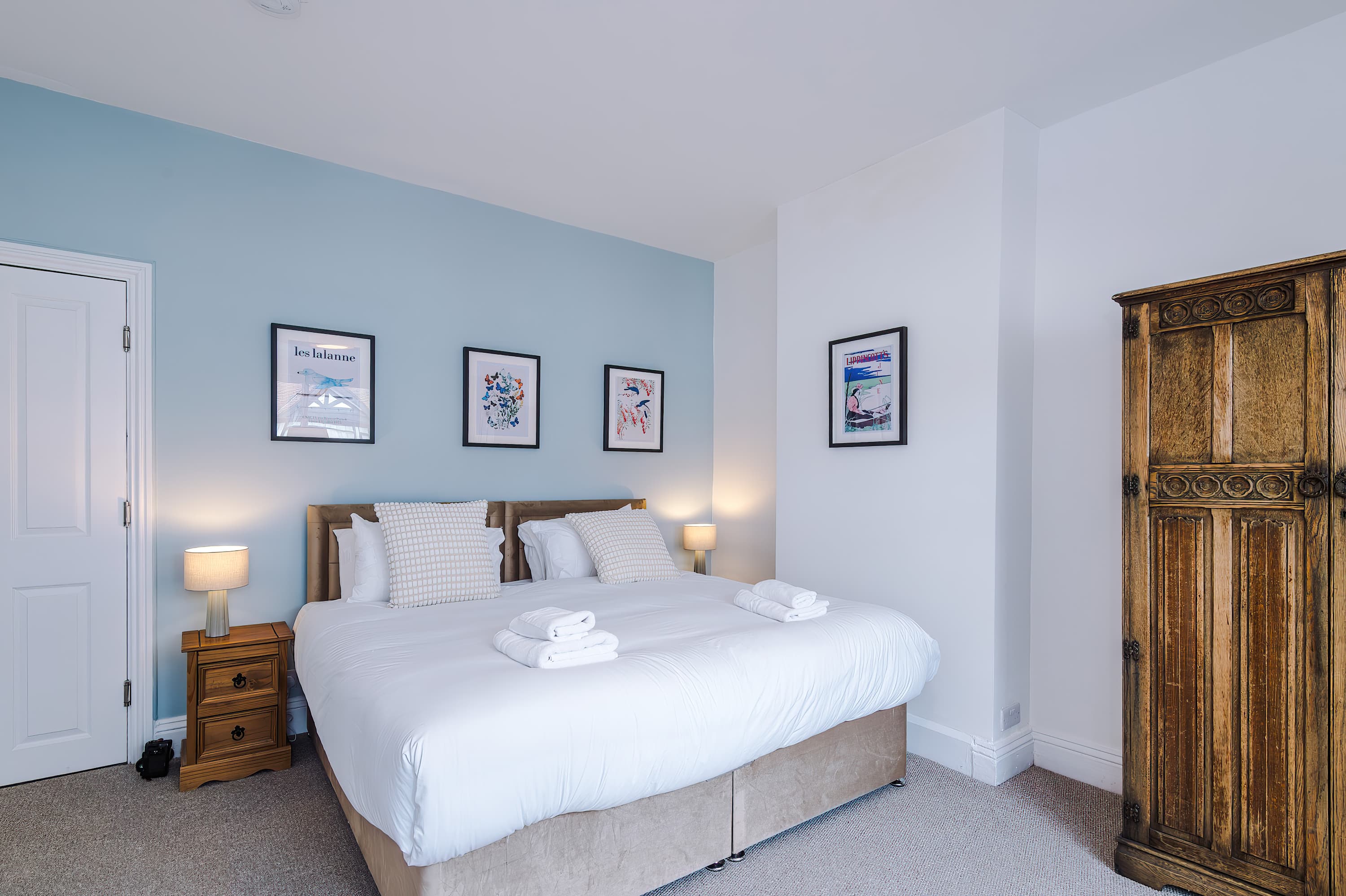 View Spacious 4BR Home | Sleeps Groups | Free On-Street Parking | Chester in Grange Road 19 CH2 2AW Spacious 4BR Home | Sleeps Groups | Free On-Street Parking | Chester in Grange Road 19 CH2 2AW - Property image 26 - VivreStays