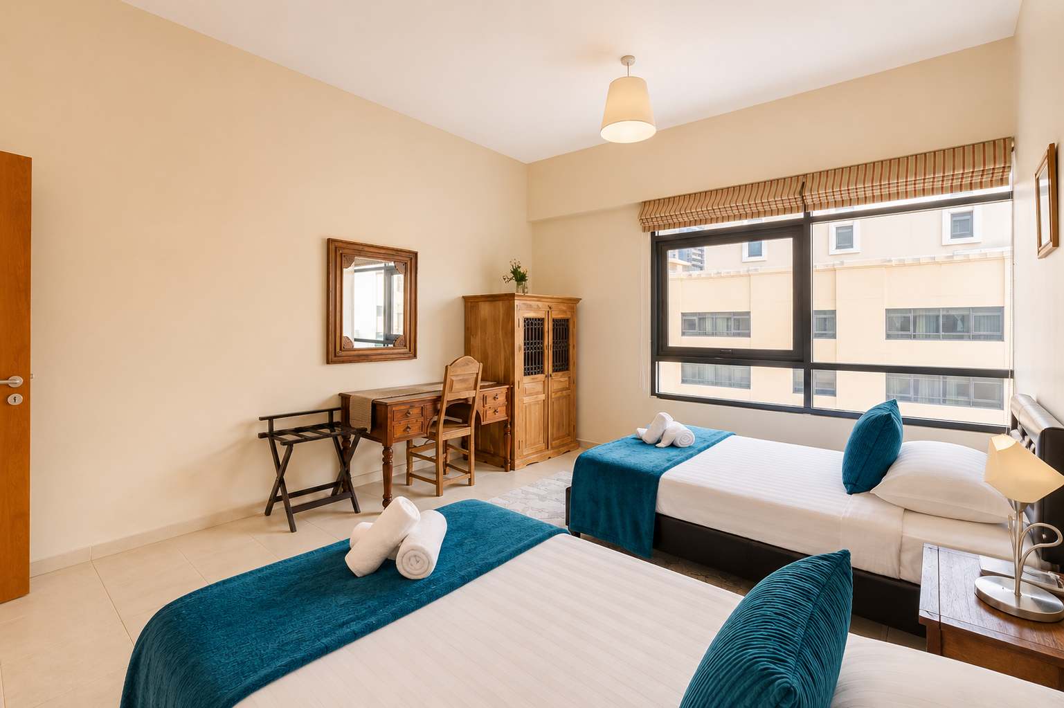 Greens Oasis: Stylish 2BR Apartment in Dubai - Image 16