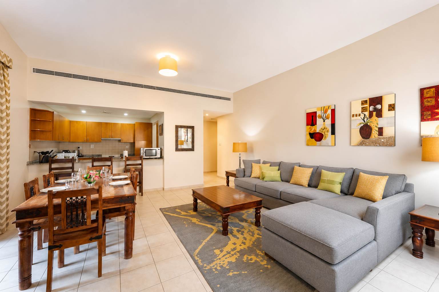Greens Oasis: Stylish 2BR Apartment in Dubai - Image 3