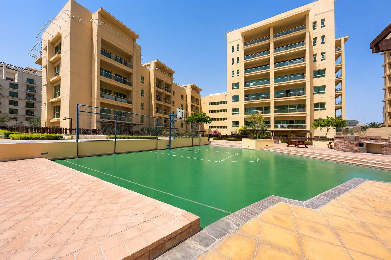 Greens Oasis: Stylish 2BR Apartment in Dubai - Image 21