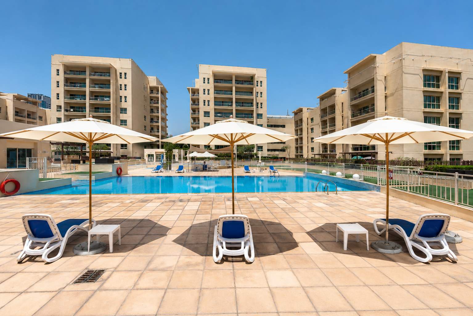 Greens Oasis: Stylish 2BR Apartment in Dubai - Image 18