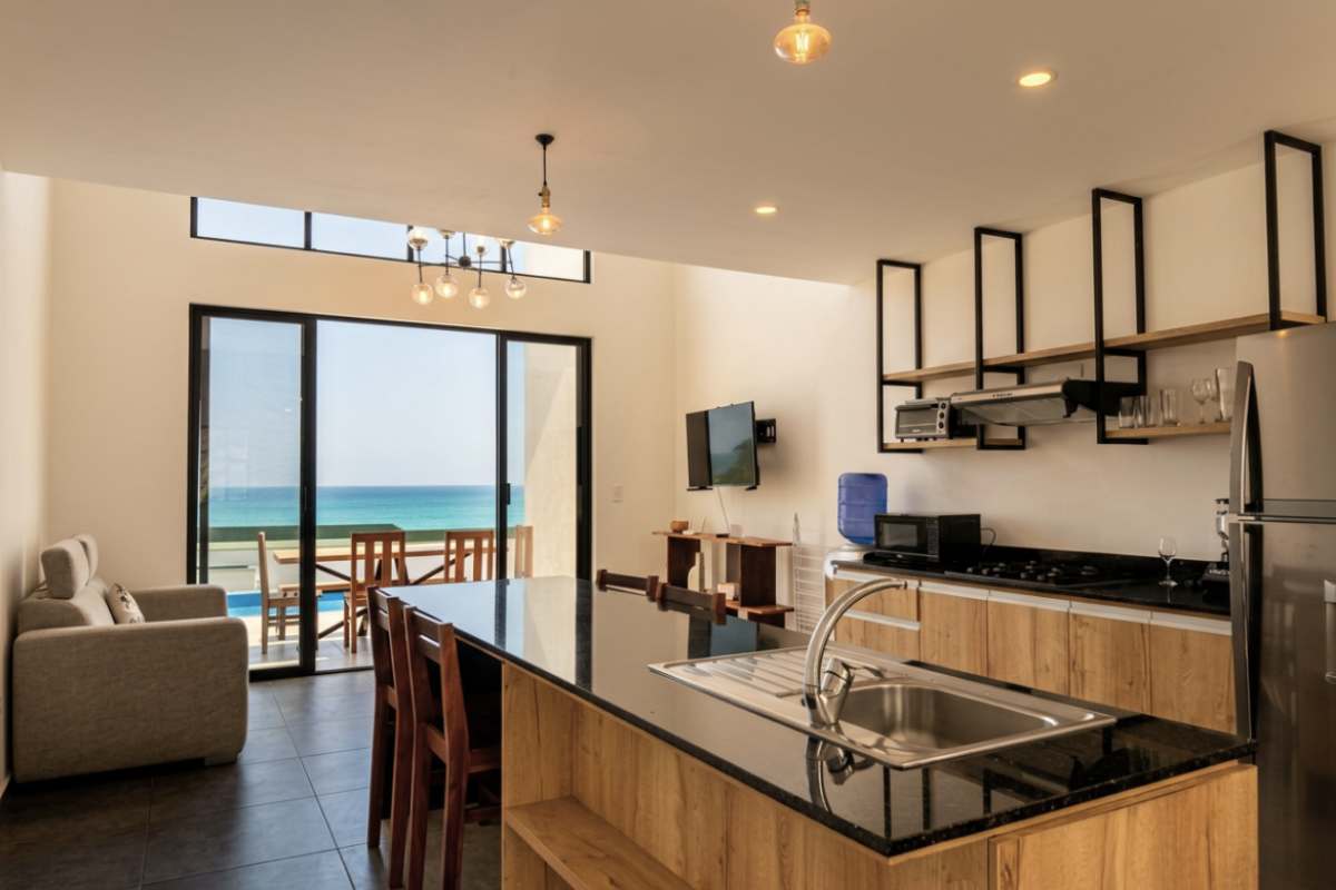 Oceanfront Villa | Private Pool | Jama Campay