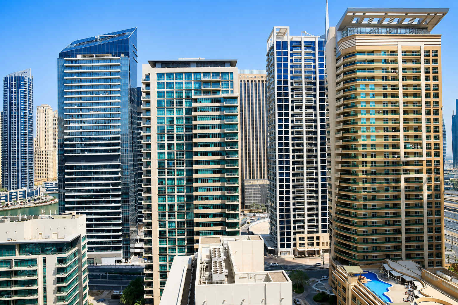 Dubai Marina 1BR Apartment with Gym & Pool - Image 24