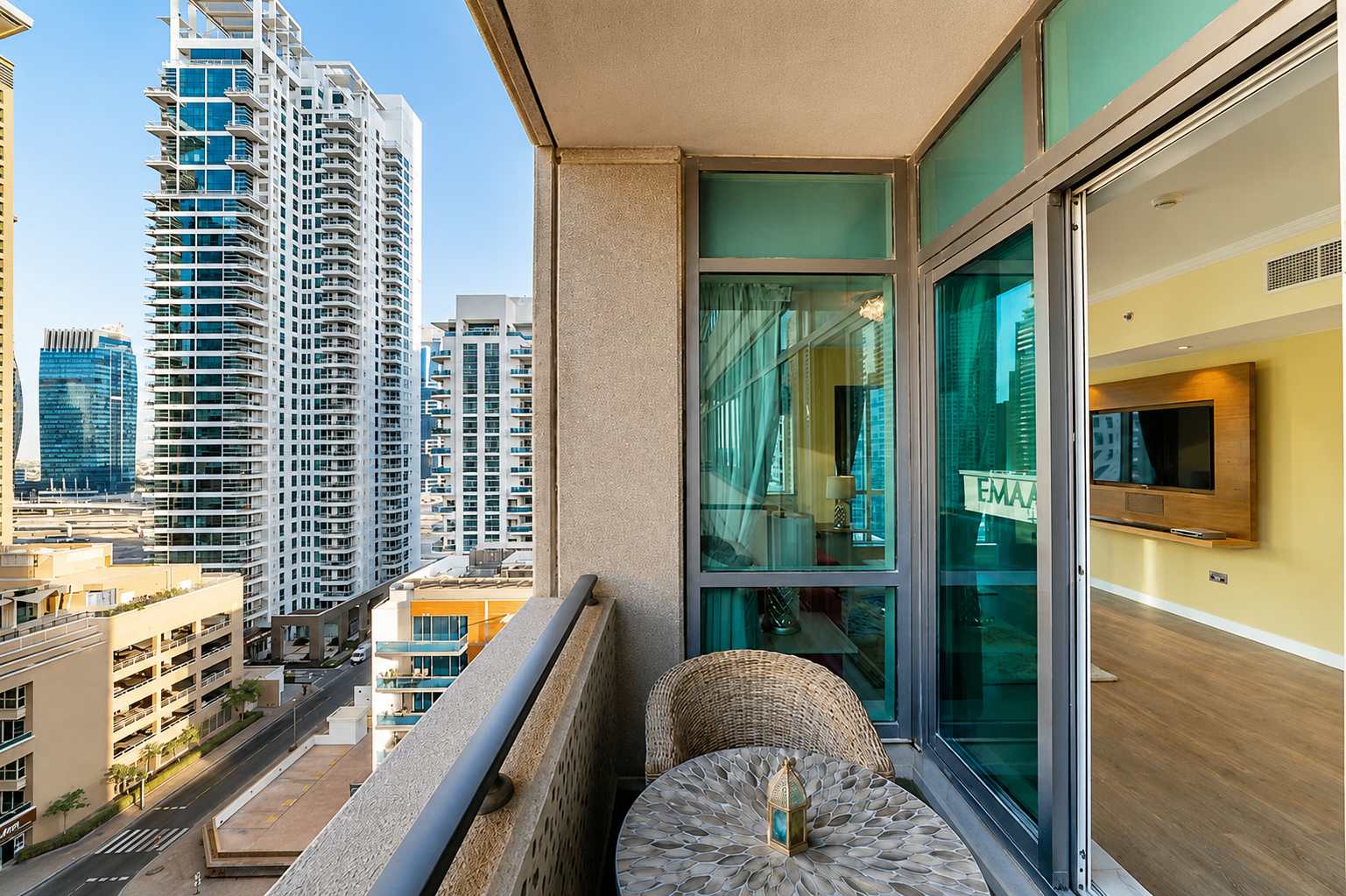 Dubai Marina 1BR Apartment with Gym & Pool - Image 19