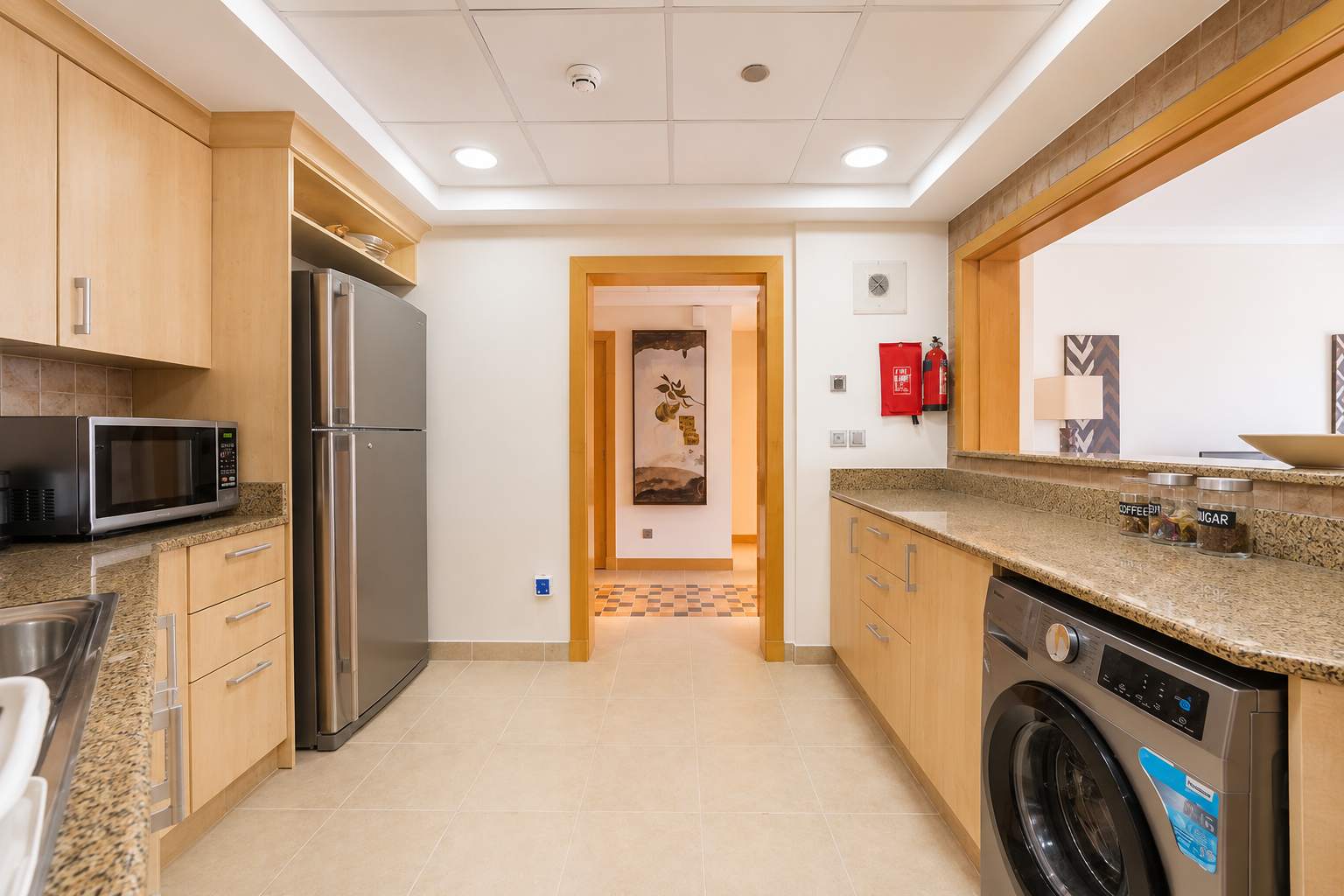 2BR Palm Jumeirah: Beach Access & Balcony Views - Image 8
