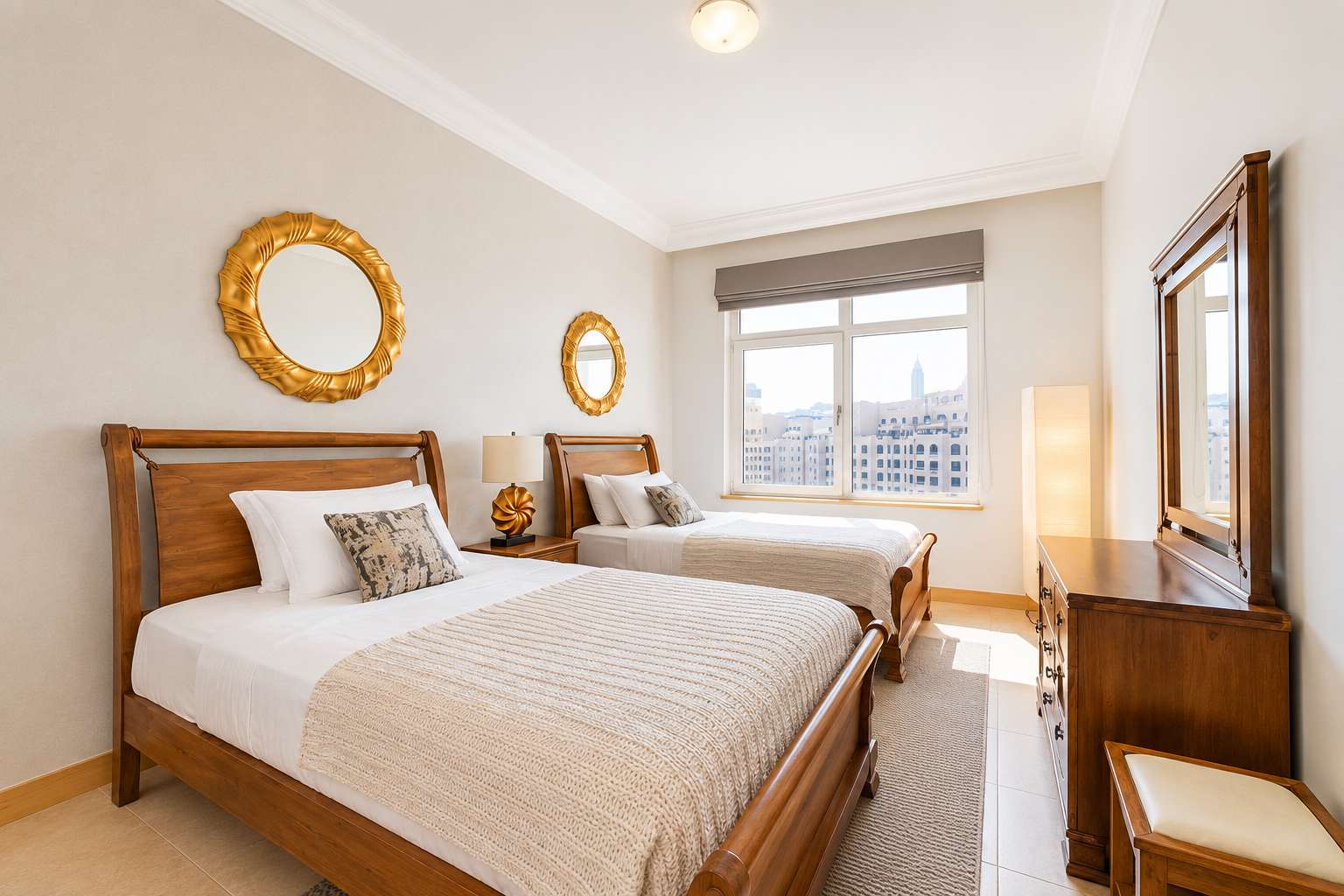 2BR Palm Jumeirah: Beach Access & Balcony Views - Image 14